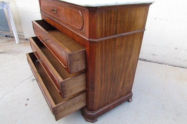 Chest of drawers secretary Louis Philippe in walnut and magnifying glass