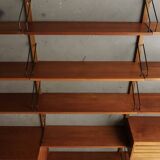 Meuble mural en teck danois du milieu du siècle par Poul Cadovius pour Cado