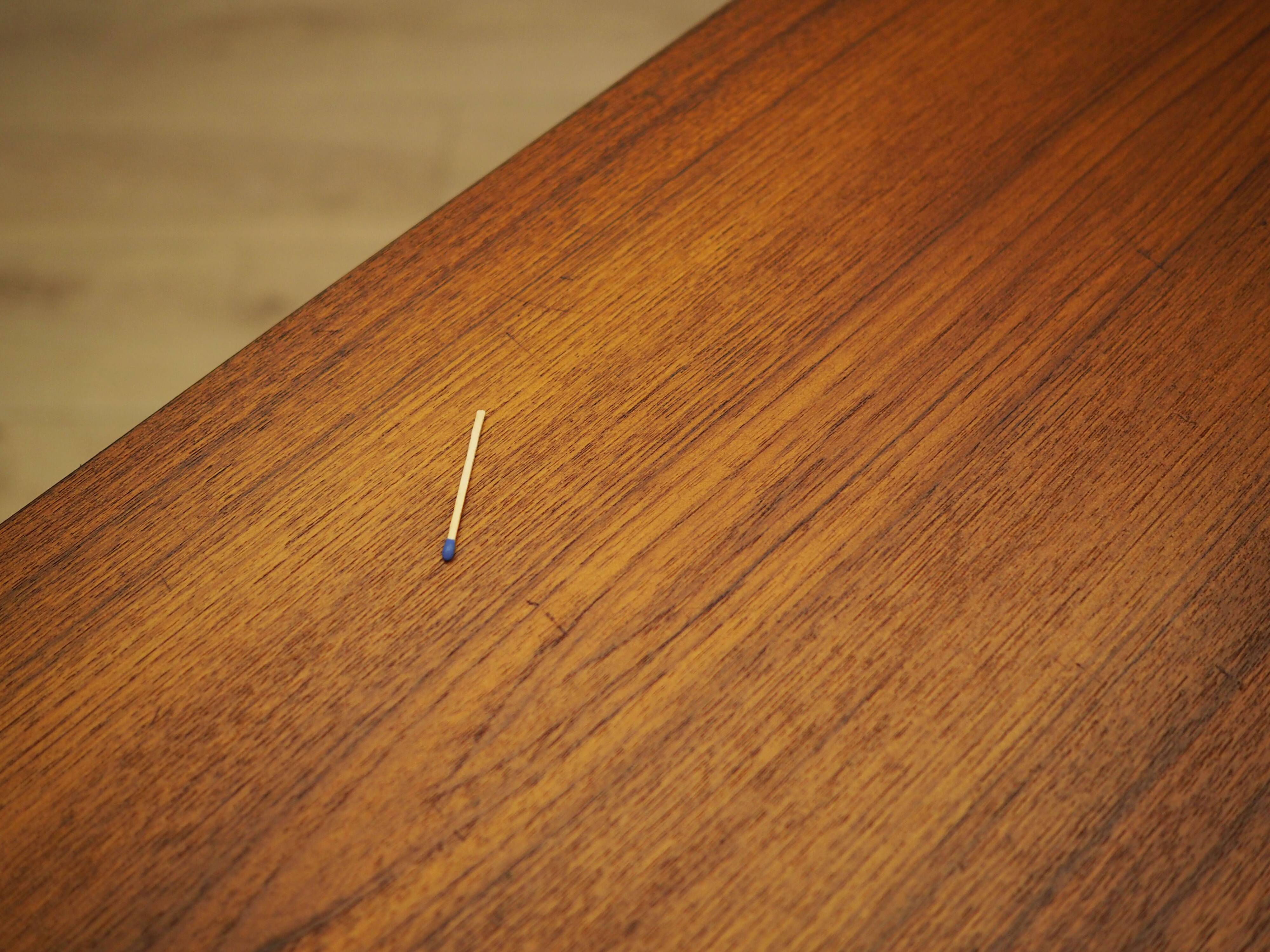 Buffet en teck, design danois, années 1970, production : Danemark