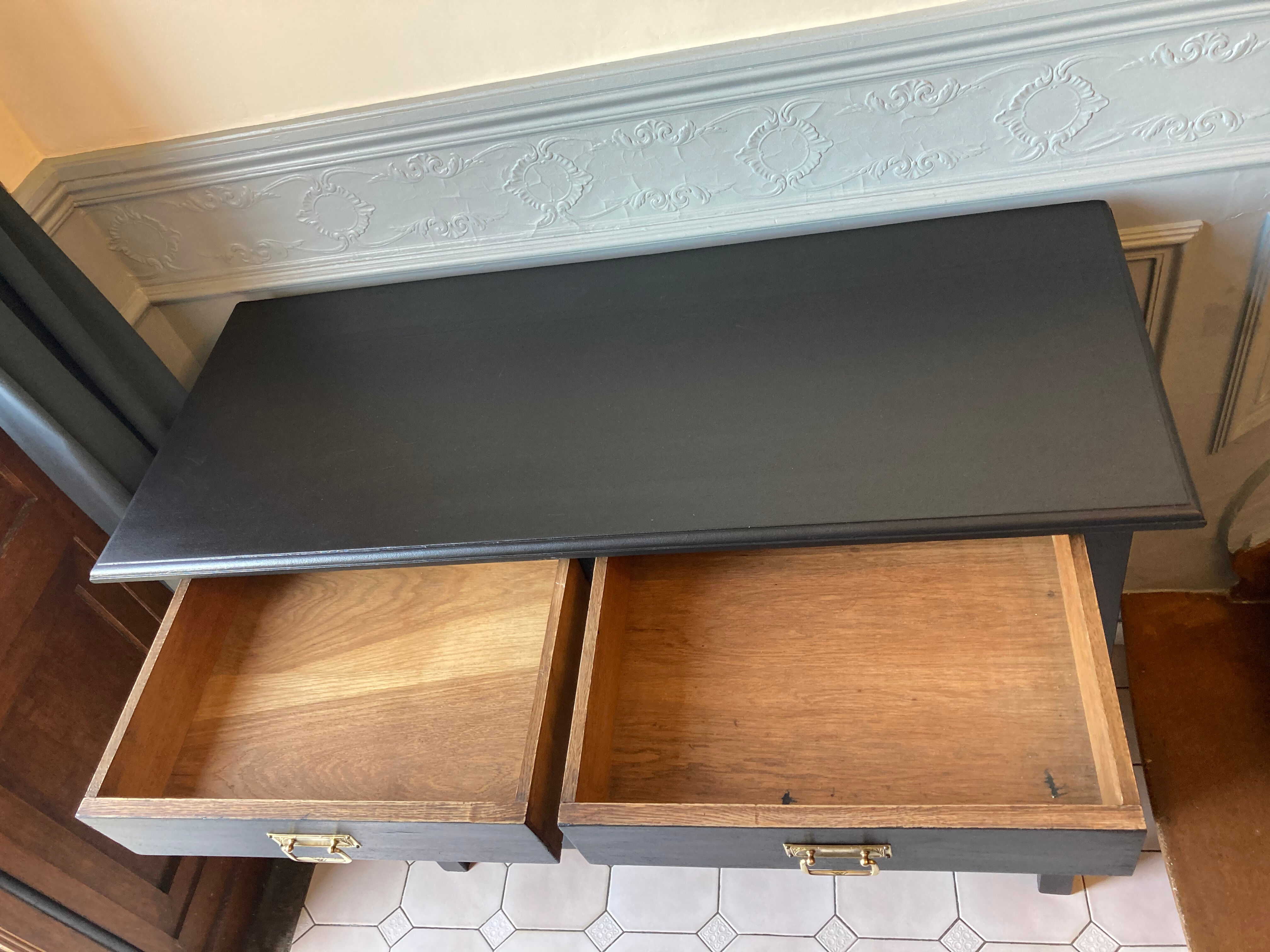 Art-deco period oak commodus