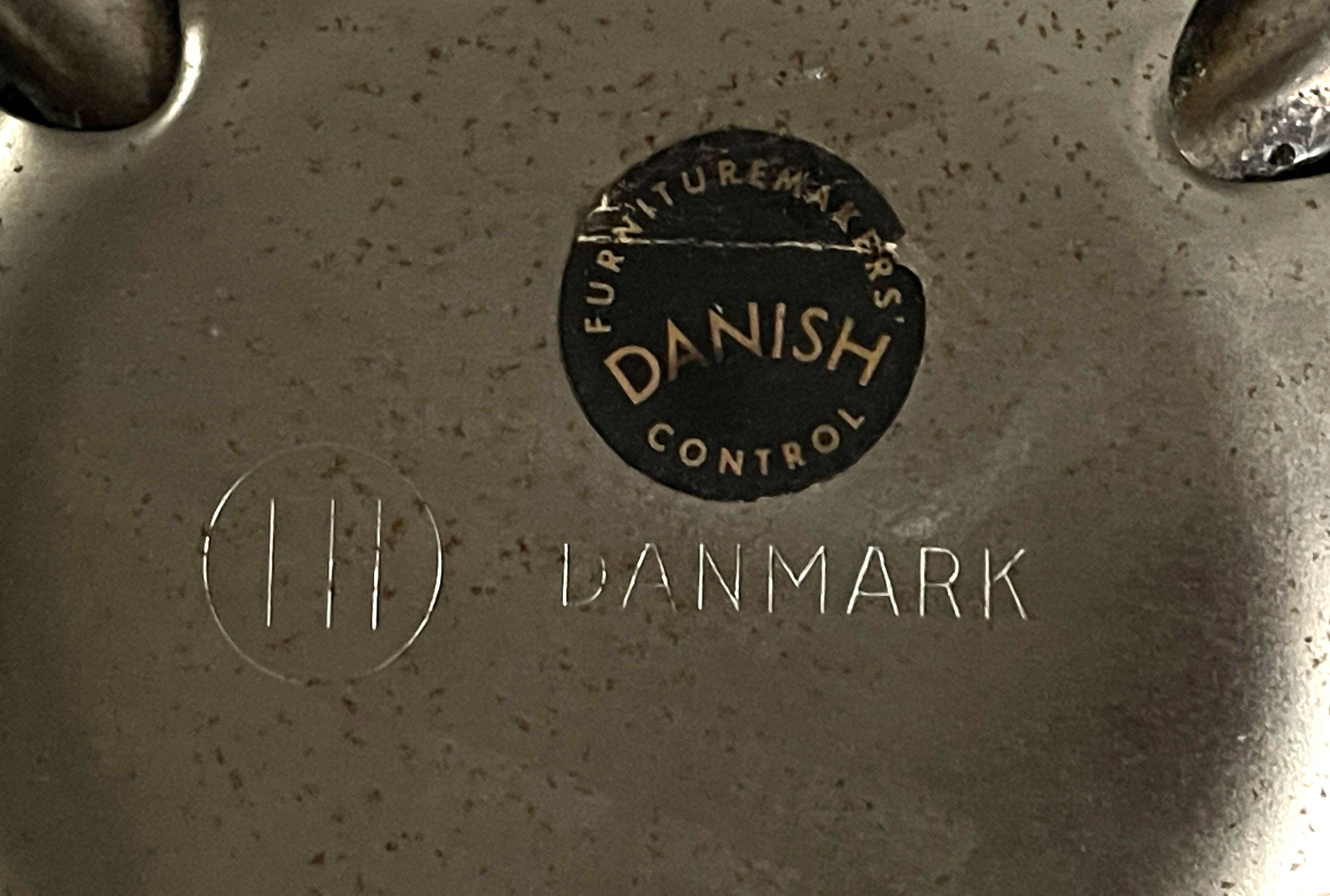 Chair 3207 – Arne Jacobsen for Fritz Hansen, Denmark