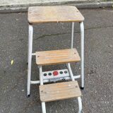 Folding step stool in solid wood and white steel