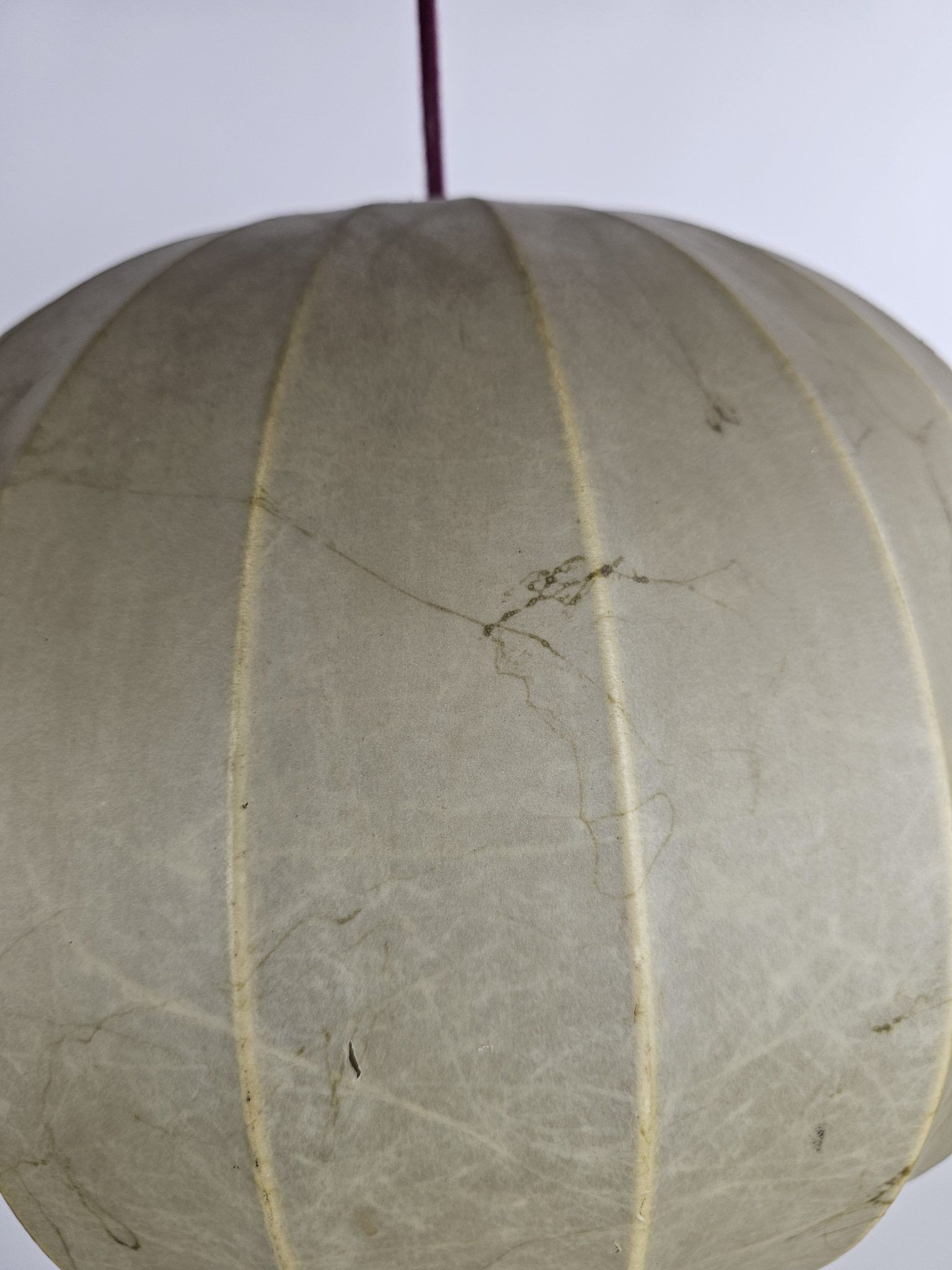 Cocoon pendant lamp from Italy with beautiful structure and colour