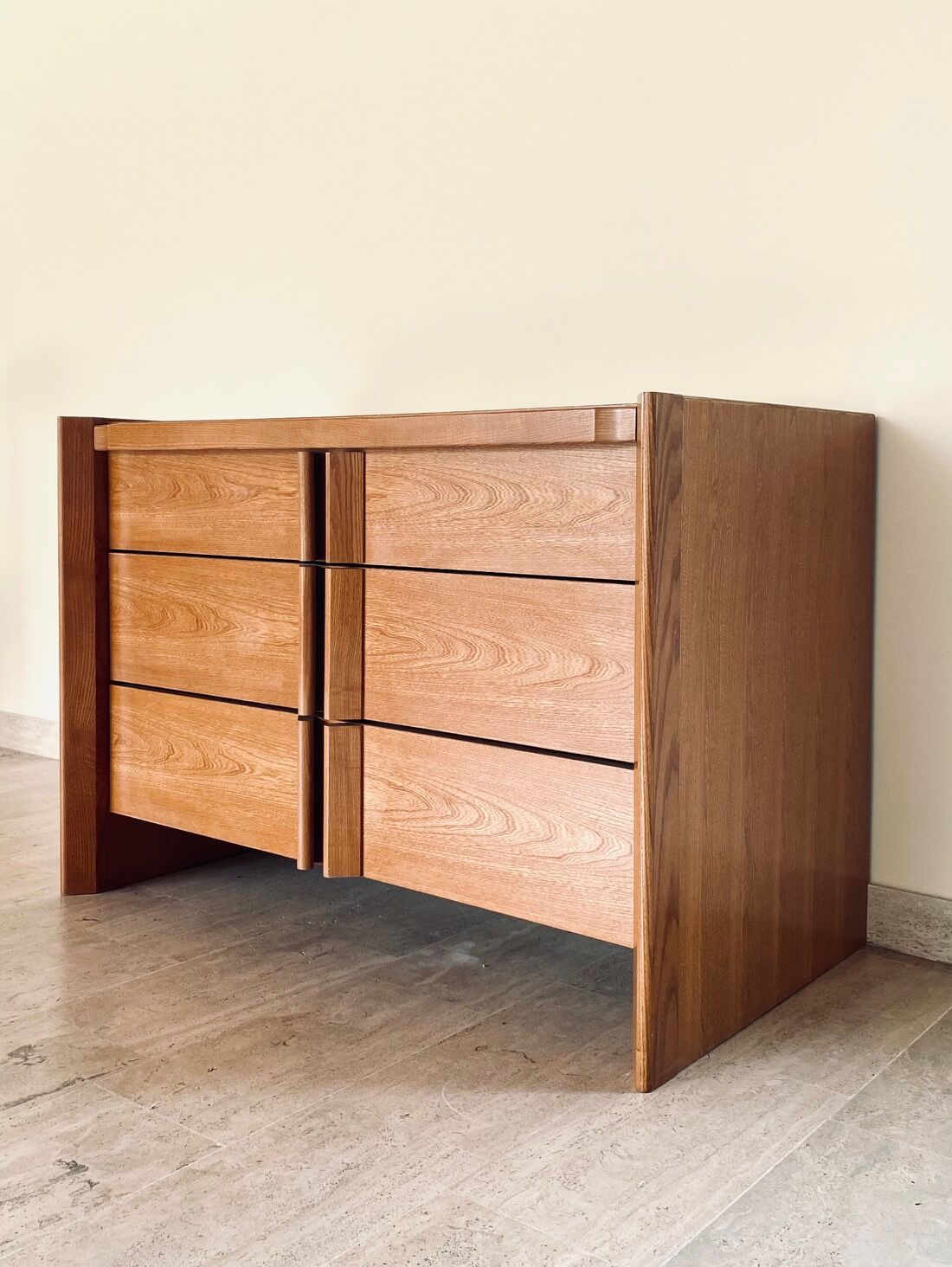 Commode moderniste années 70/80 en merisier plaqué