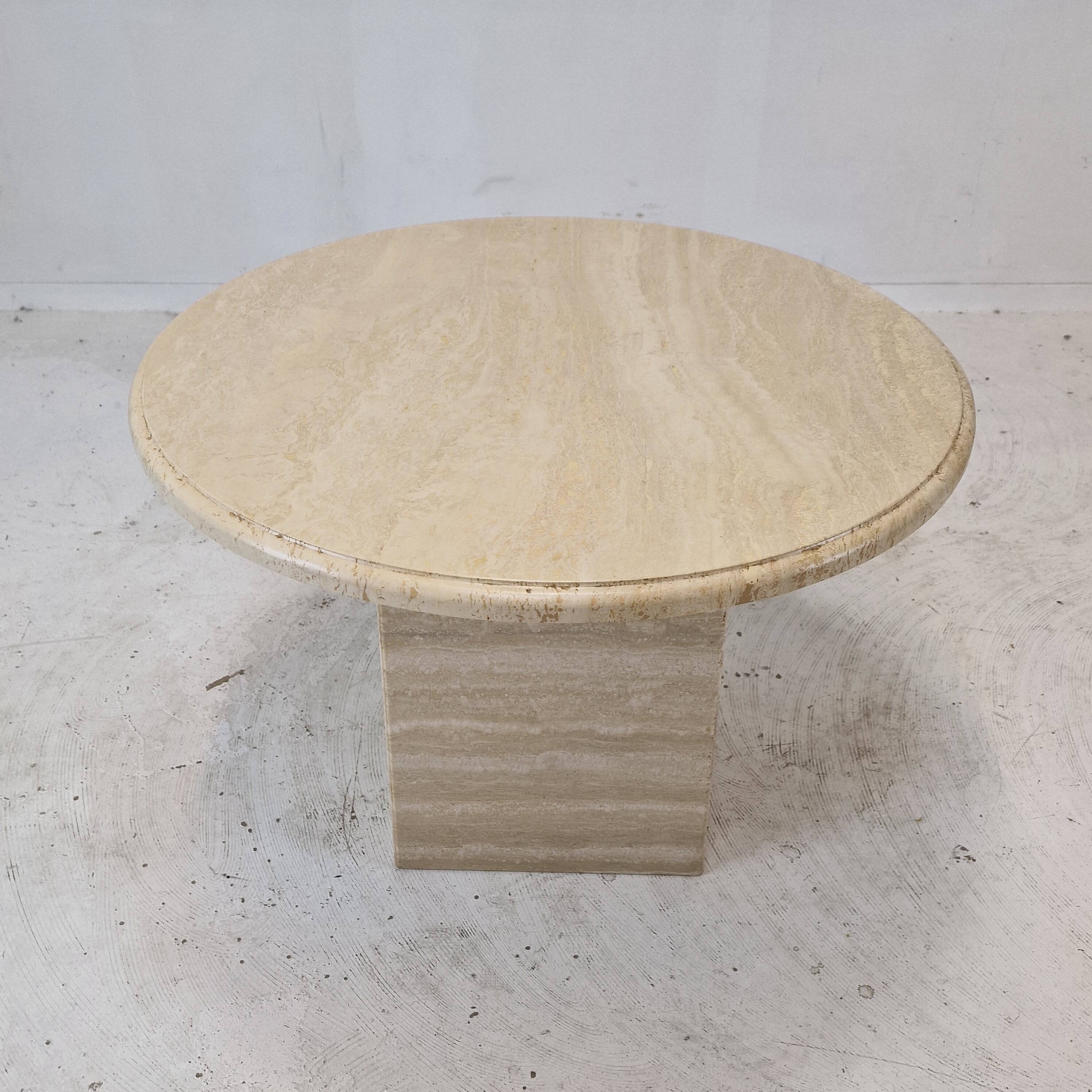 Italian Round Coffee or Side Table in Travertine, 1980s