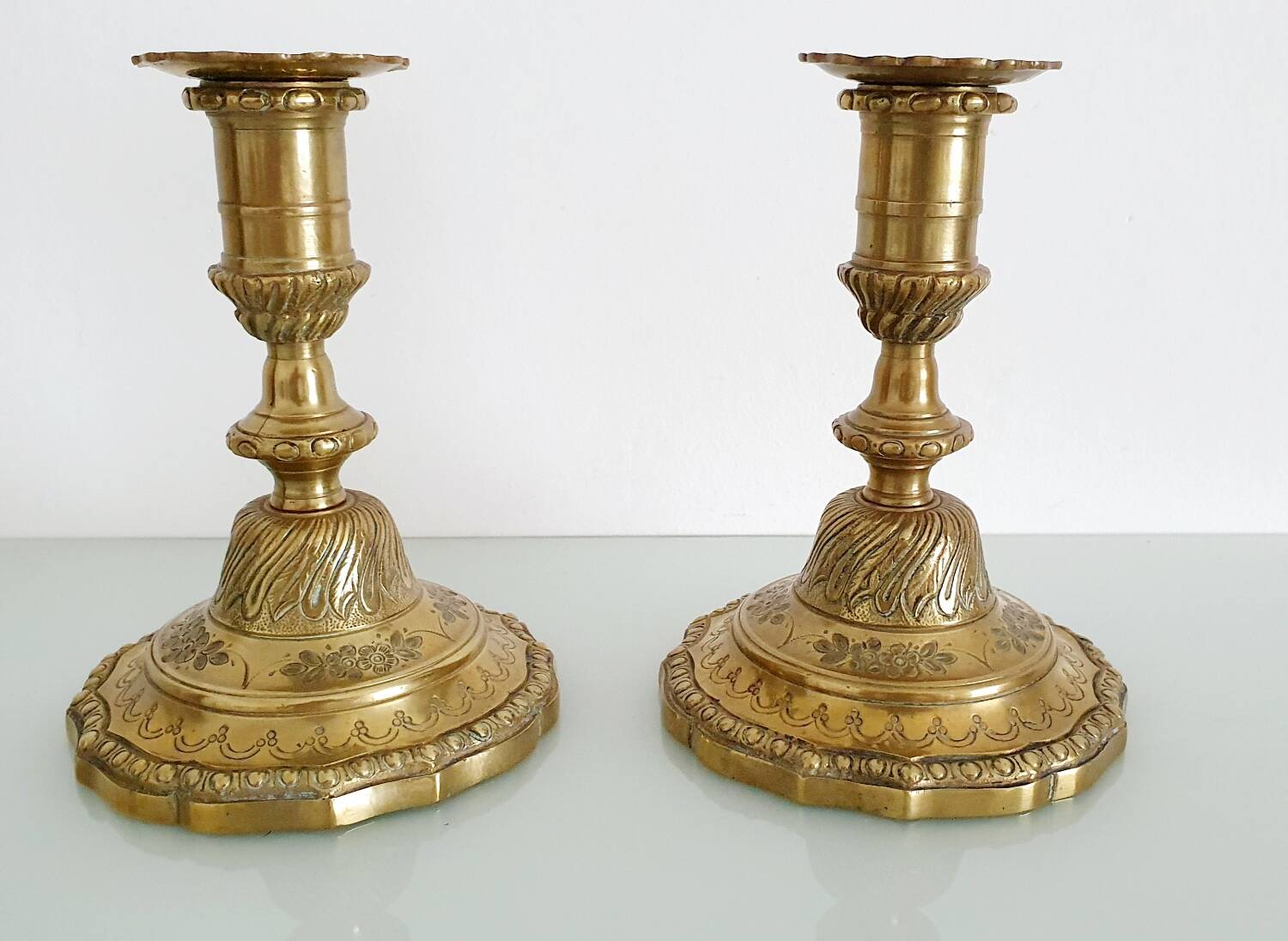 Pair of 19th century gilt bronze candlesticks - Château de Compiègne