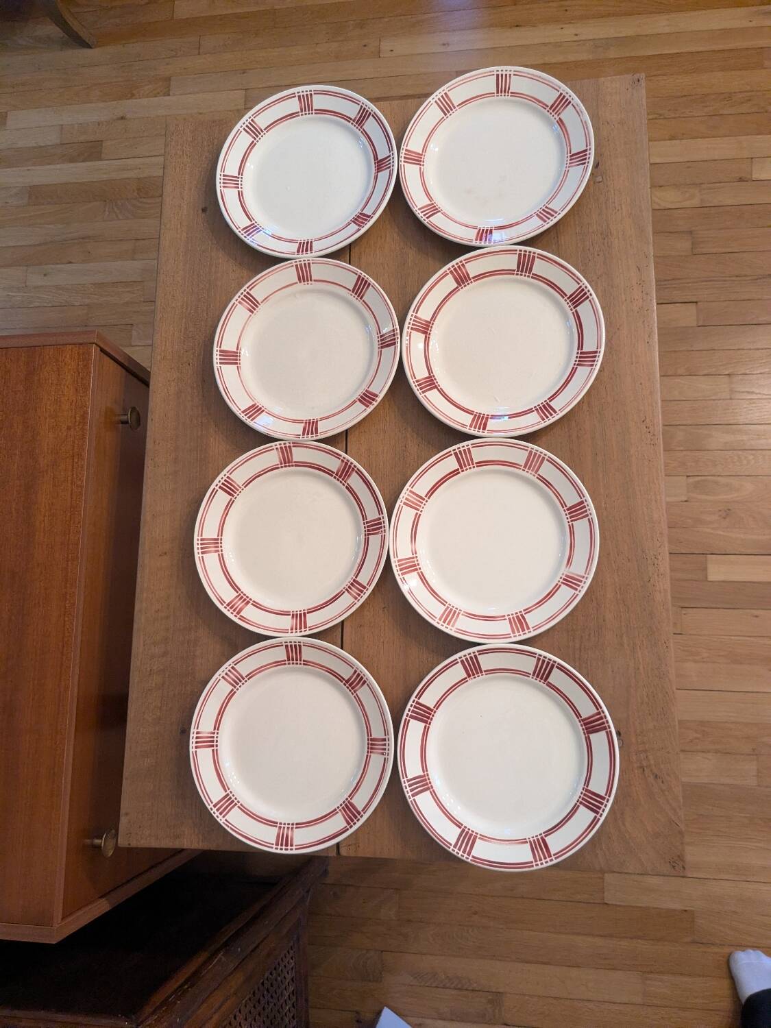 Huit assiettes plates Badonviller