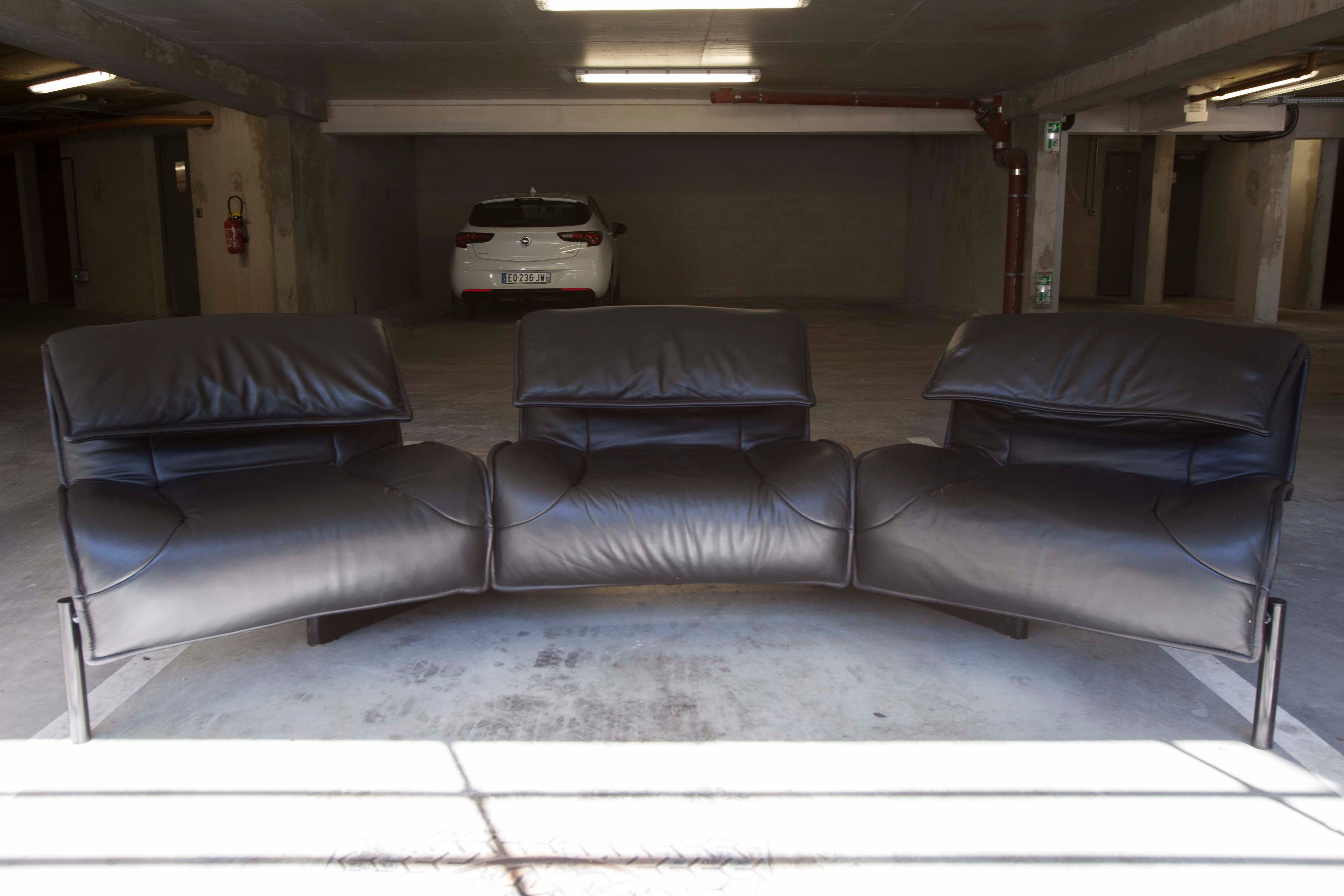 Leather sofa model "Veranda" Vico Magistretti for Cassina