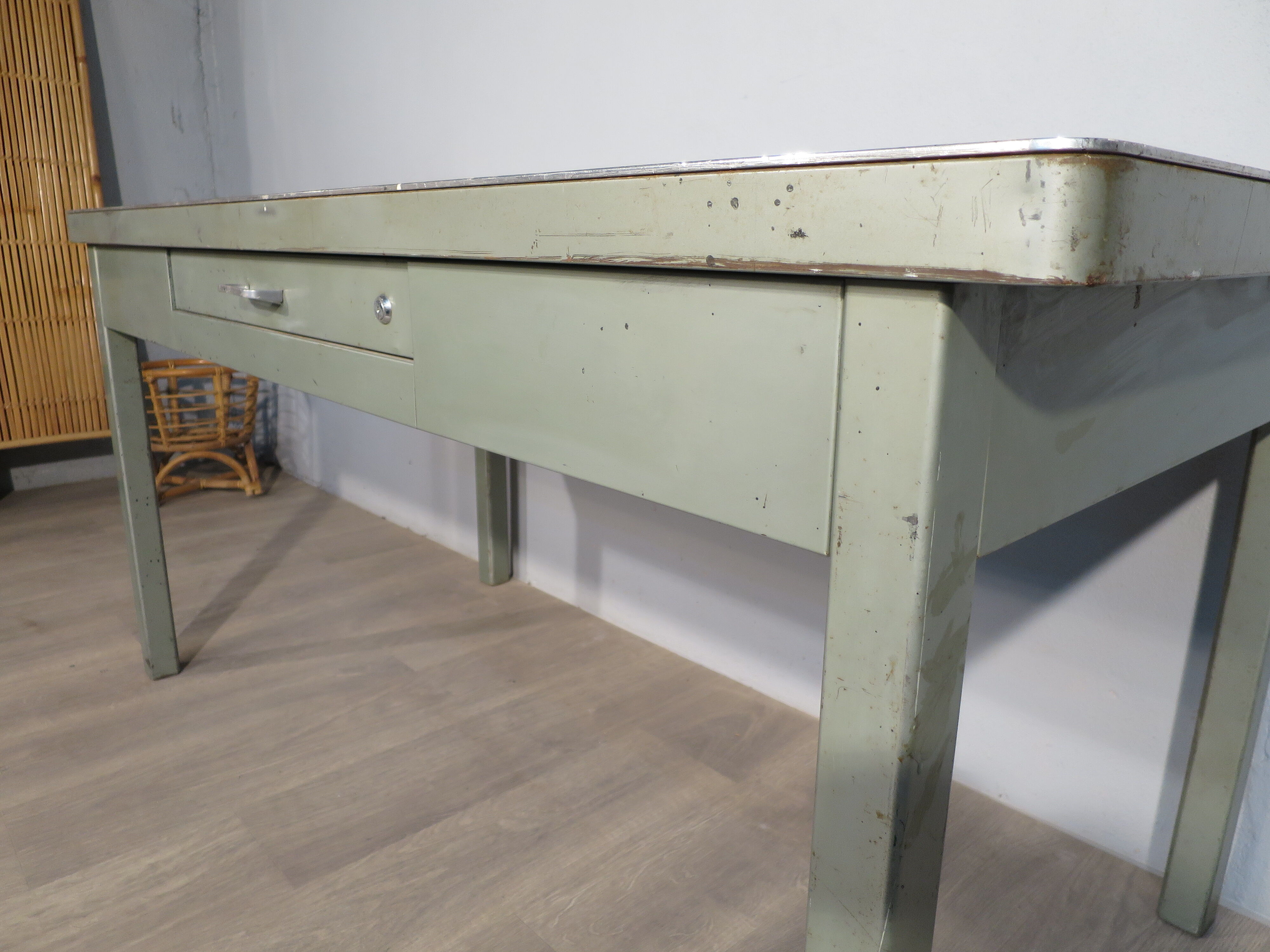 Industrial desk brand Yac 50