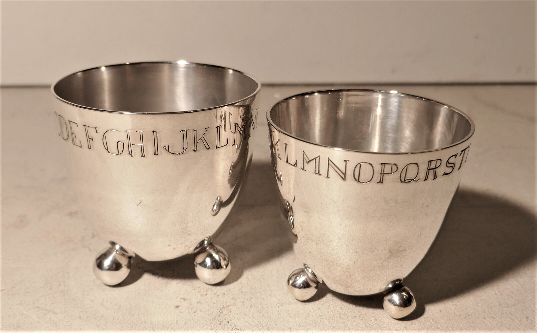 Vintage vase duo made of silver metal
