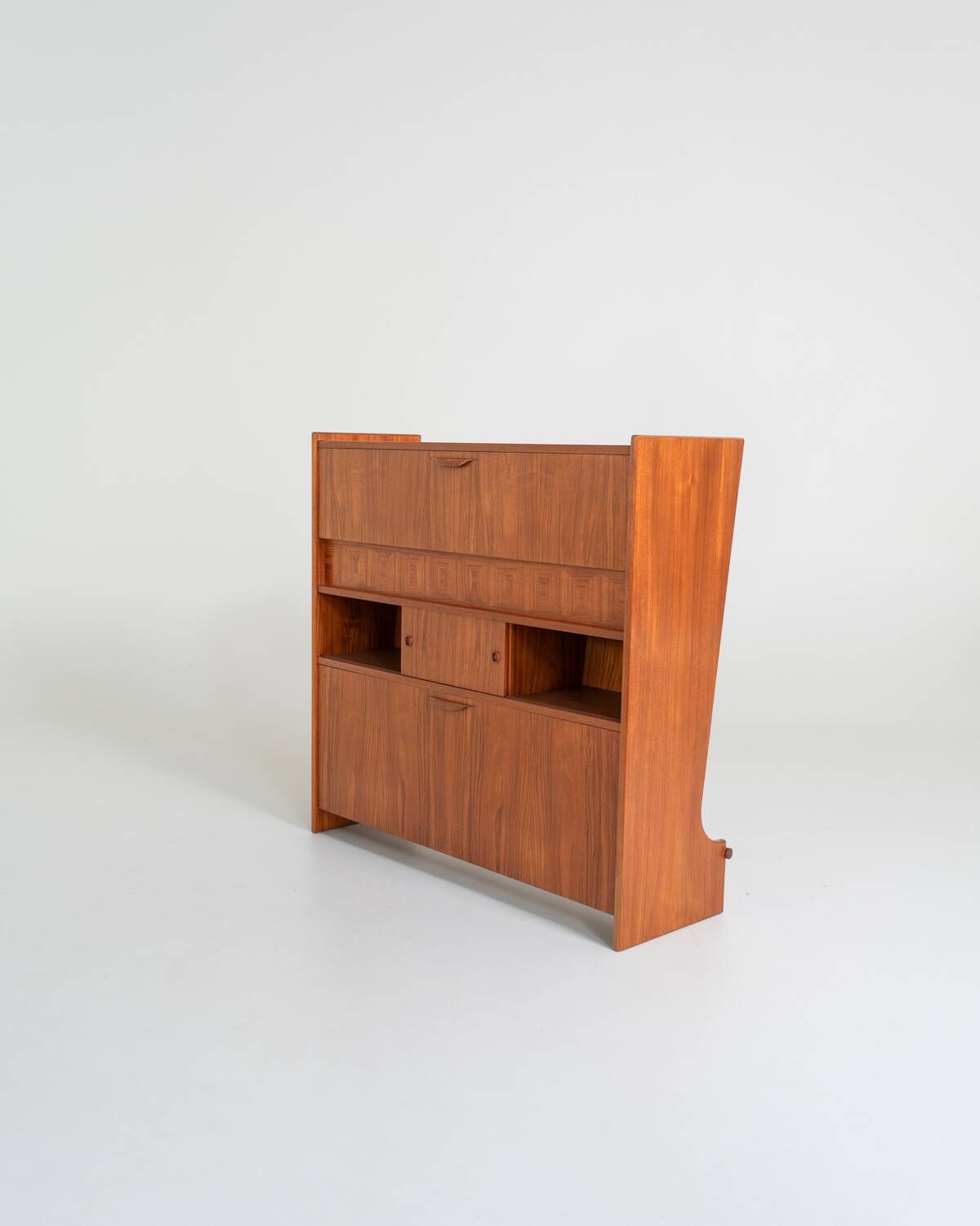 “SK661” teak bar cabinet by Johannes Andersen for J. Skaaning & Søn, 1960s