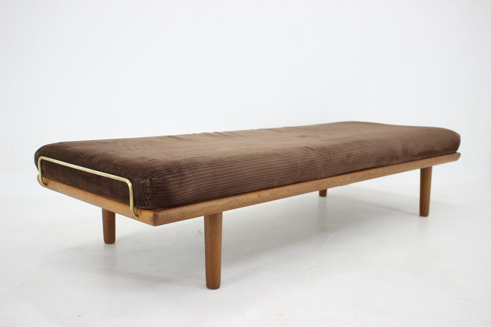 Daybed model GE19 by Hans J Wegner for Getema, Denmark, 1950
