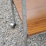 Desserte roulante design des années 70 en métal chromé et doubles plateaux placage formica bois