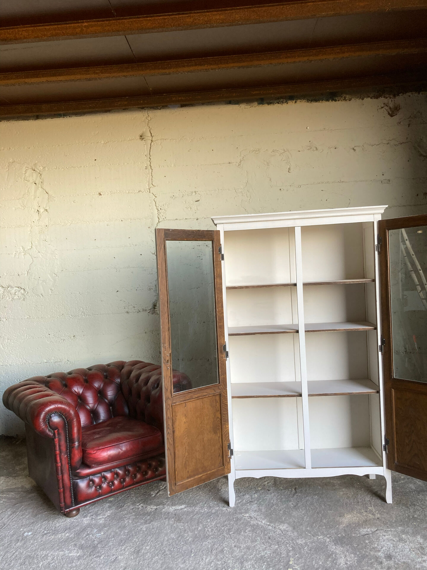 Glass cabinet