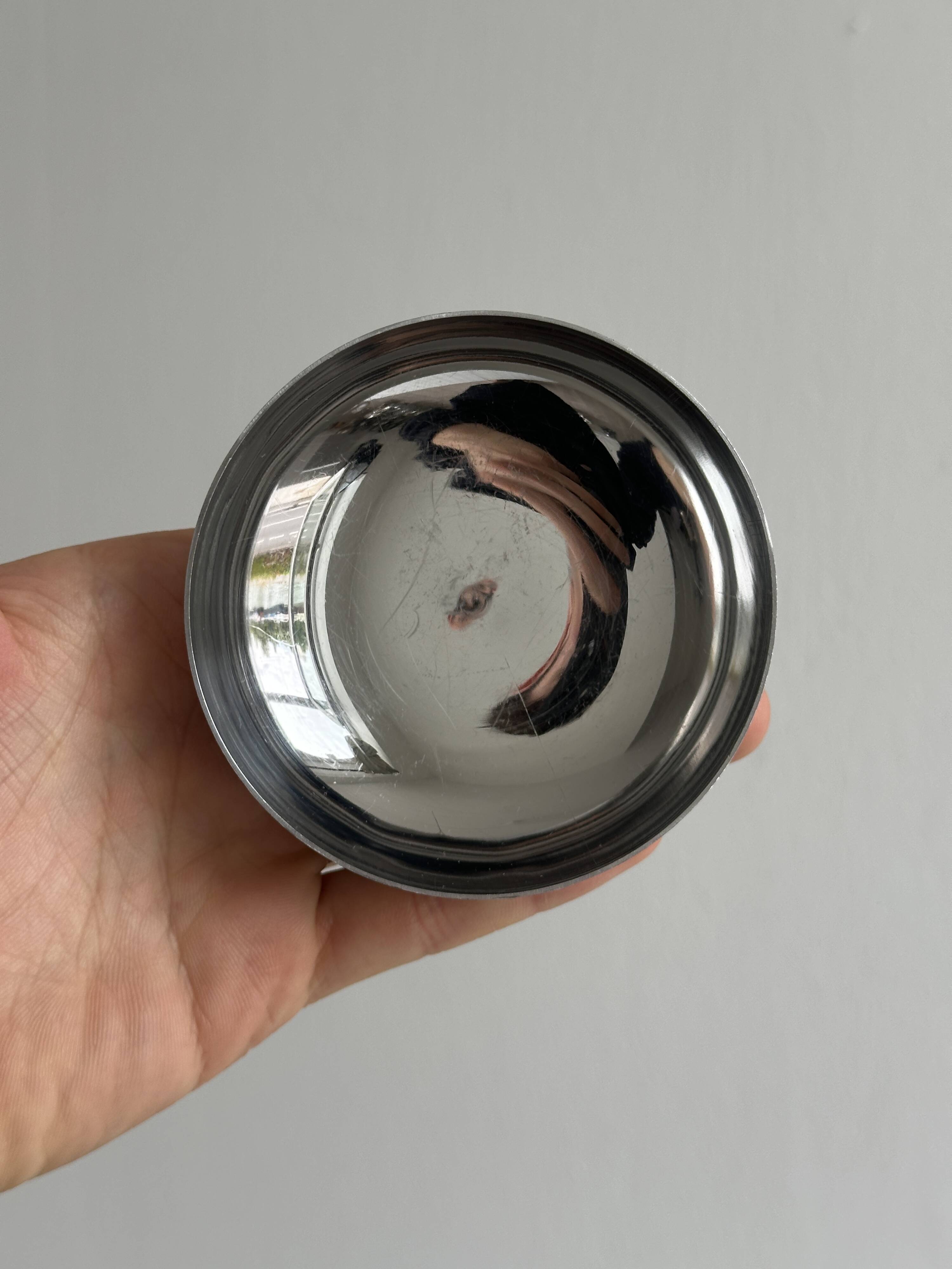 6 shiny stainless steel ice cream cups