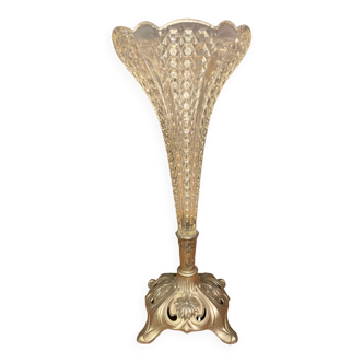 Vase cornet, bouquetière en cristal taillé (très certainement baccarat, saint louis...)