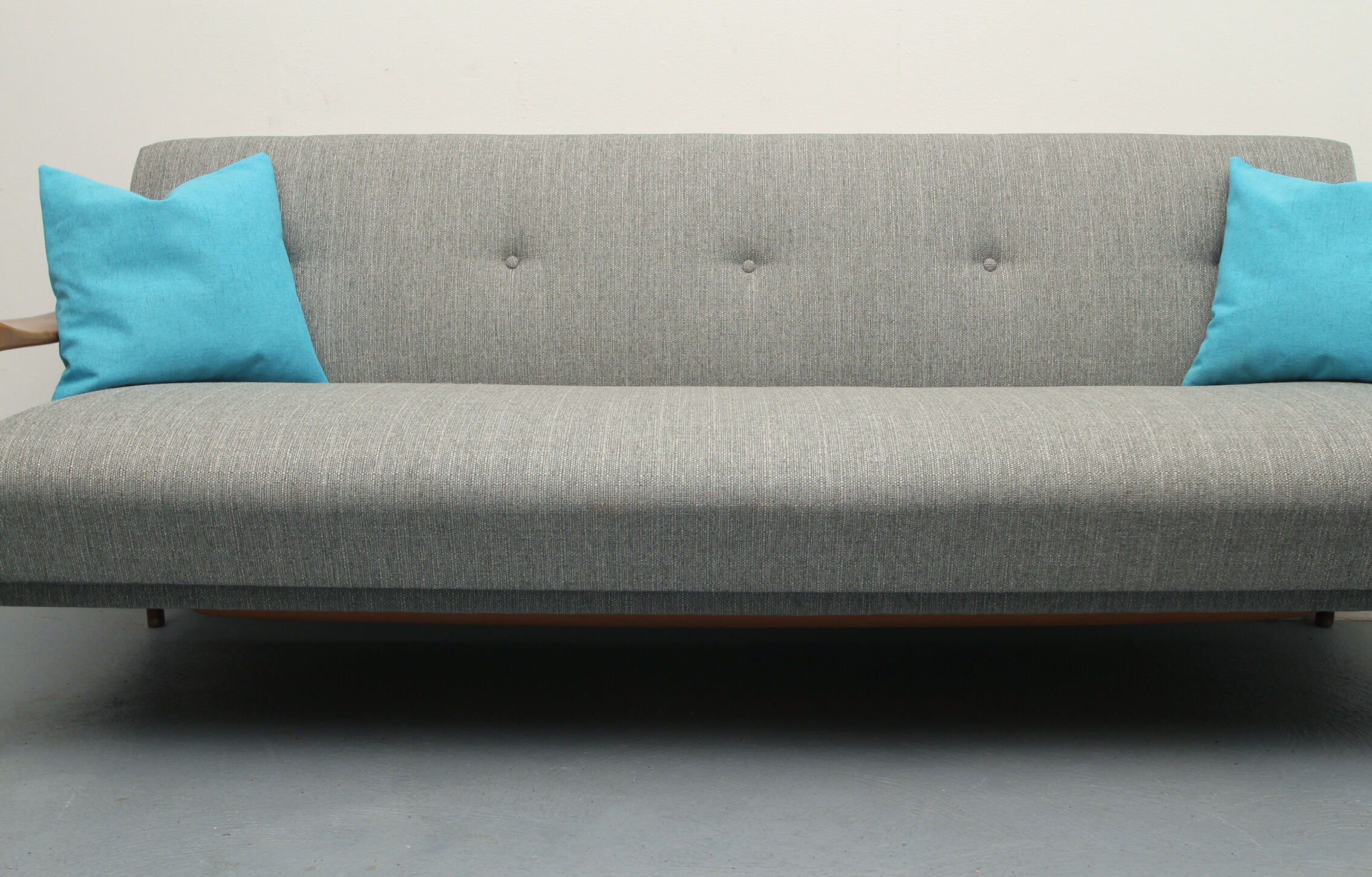 1960s sofa/daybed convertible in cherrywood