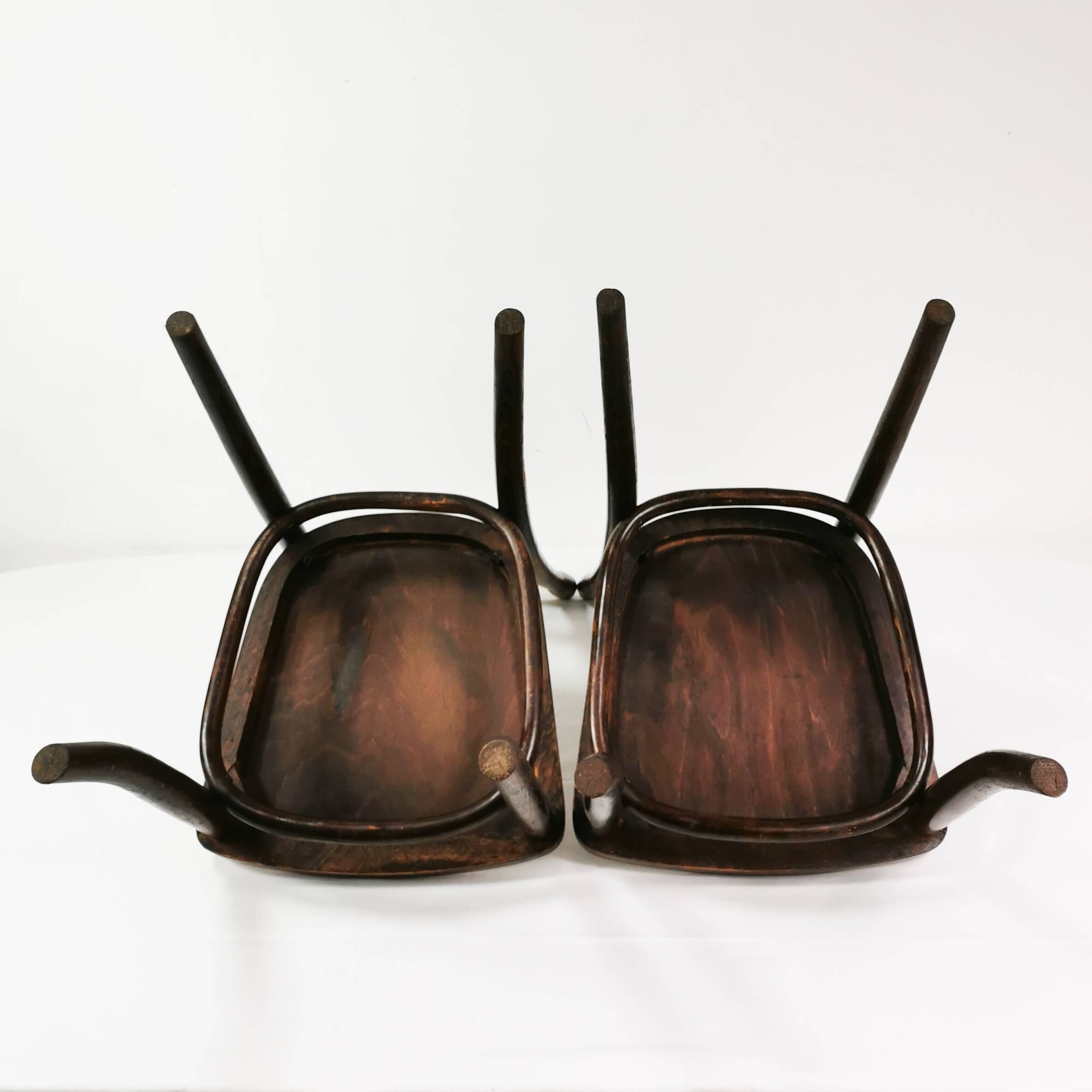 Pair of wooden Art Deco chairs, Thonet, Germany, 1930s.