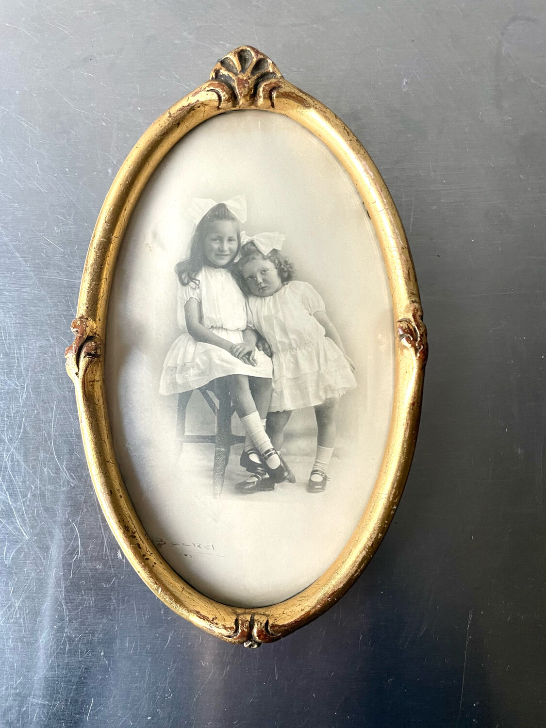 Art nouveau oval frame gilded wood measurements 19 cm x 11.5 cm  convex glass