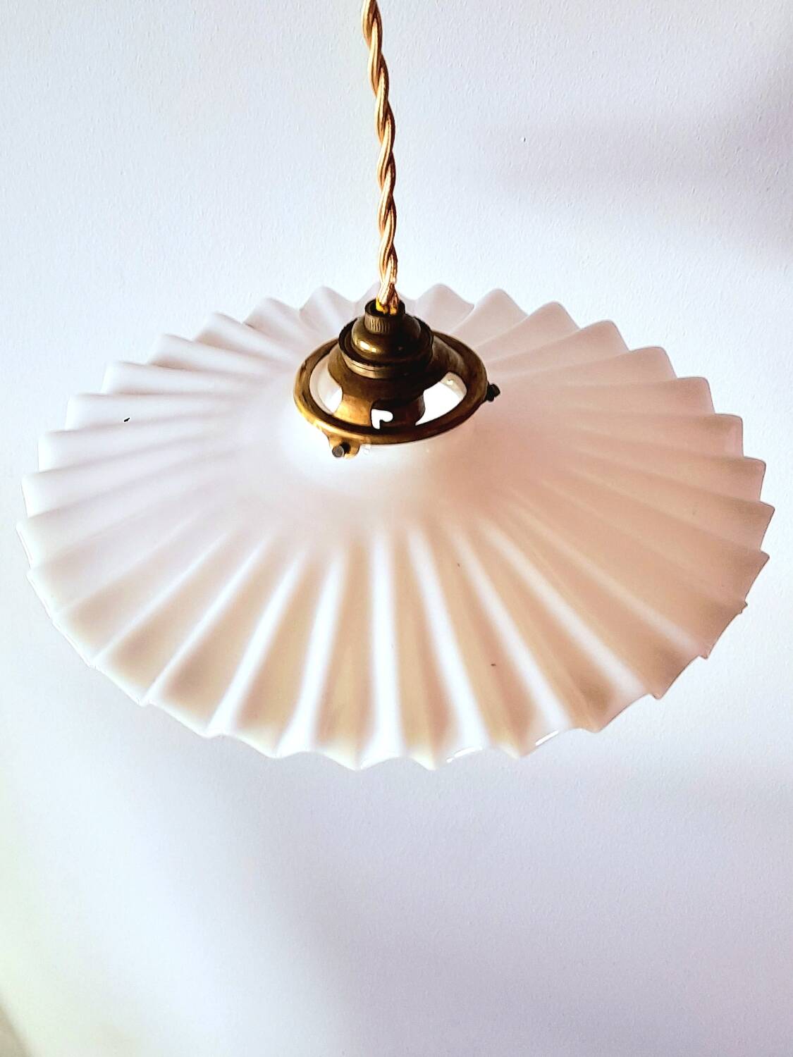 Suspension in pleated opaline 1950