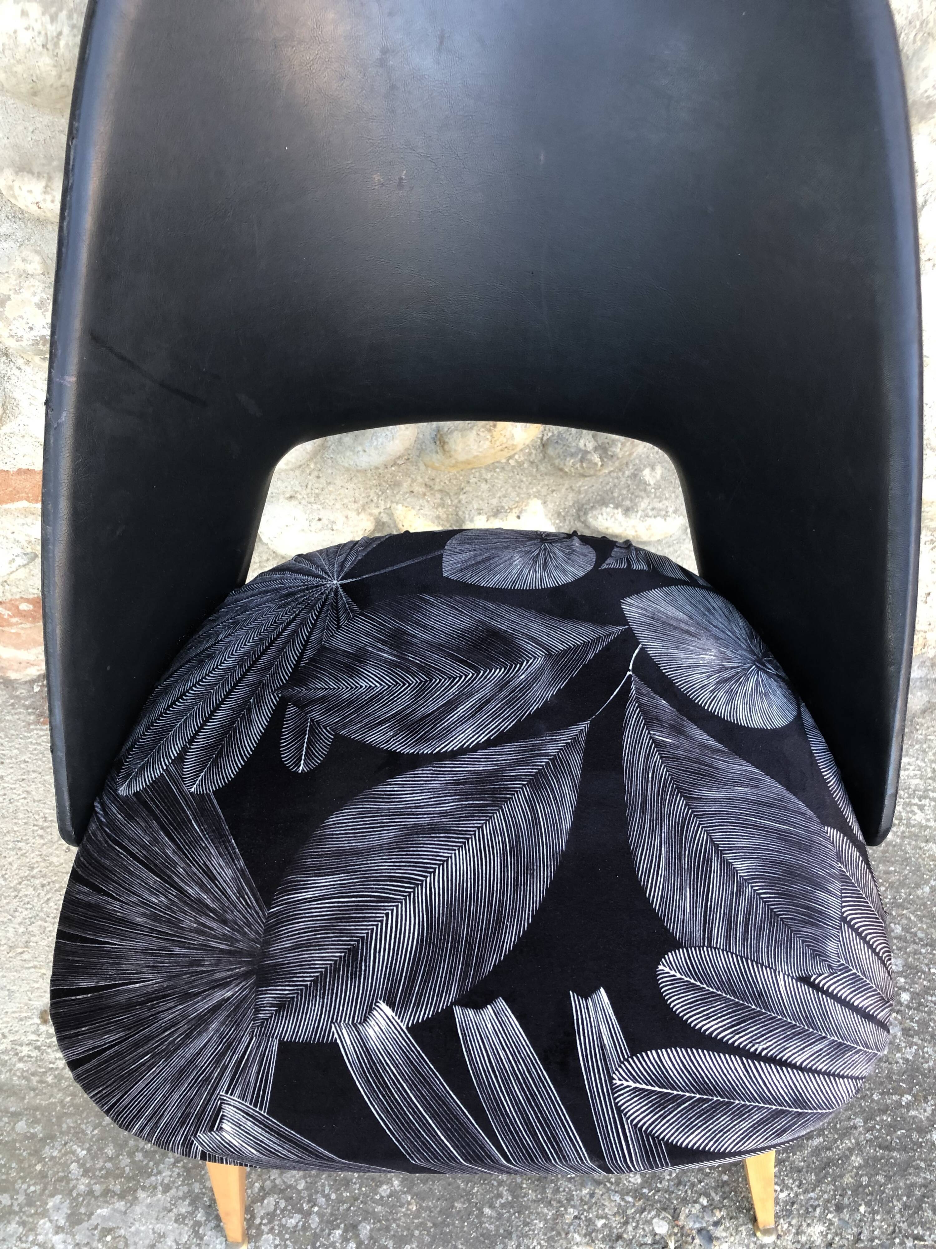 Chaise velours et skaï