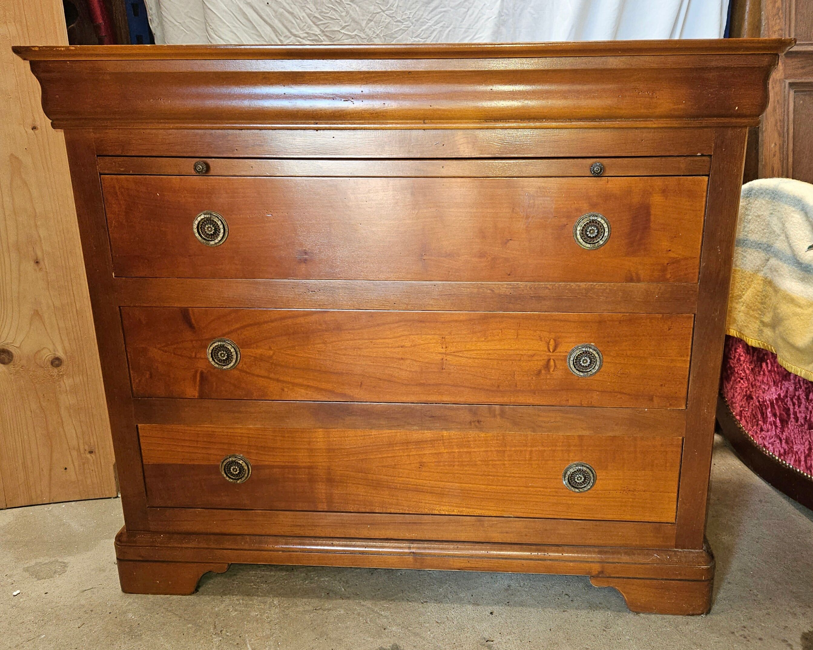 Chest of drawers 3 drawers and 1 shelf