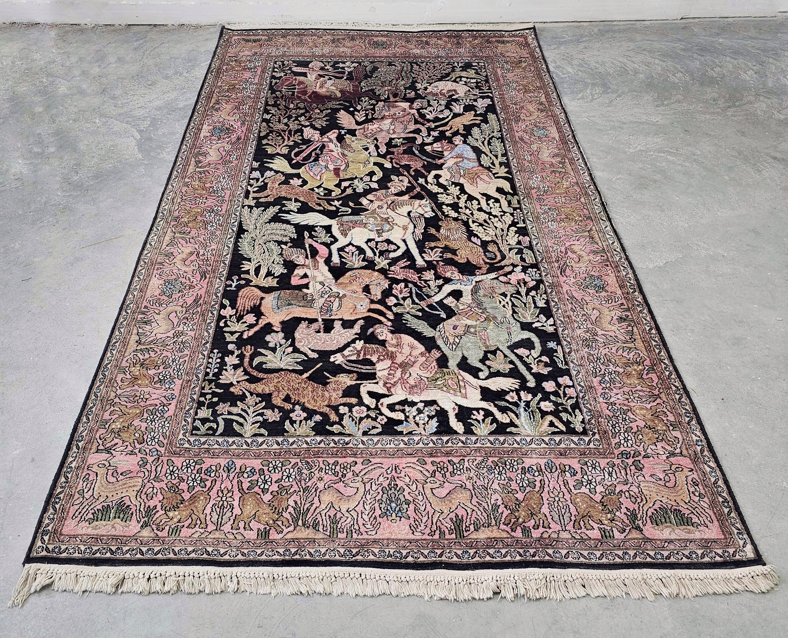 Tapis en soie Qom (soie sur coton) scène de chasse Cachemire 1950s