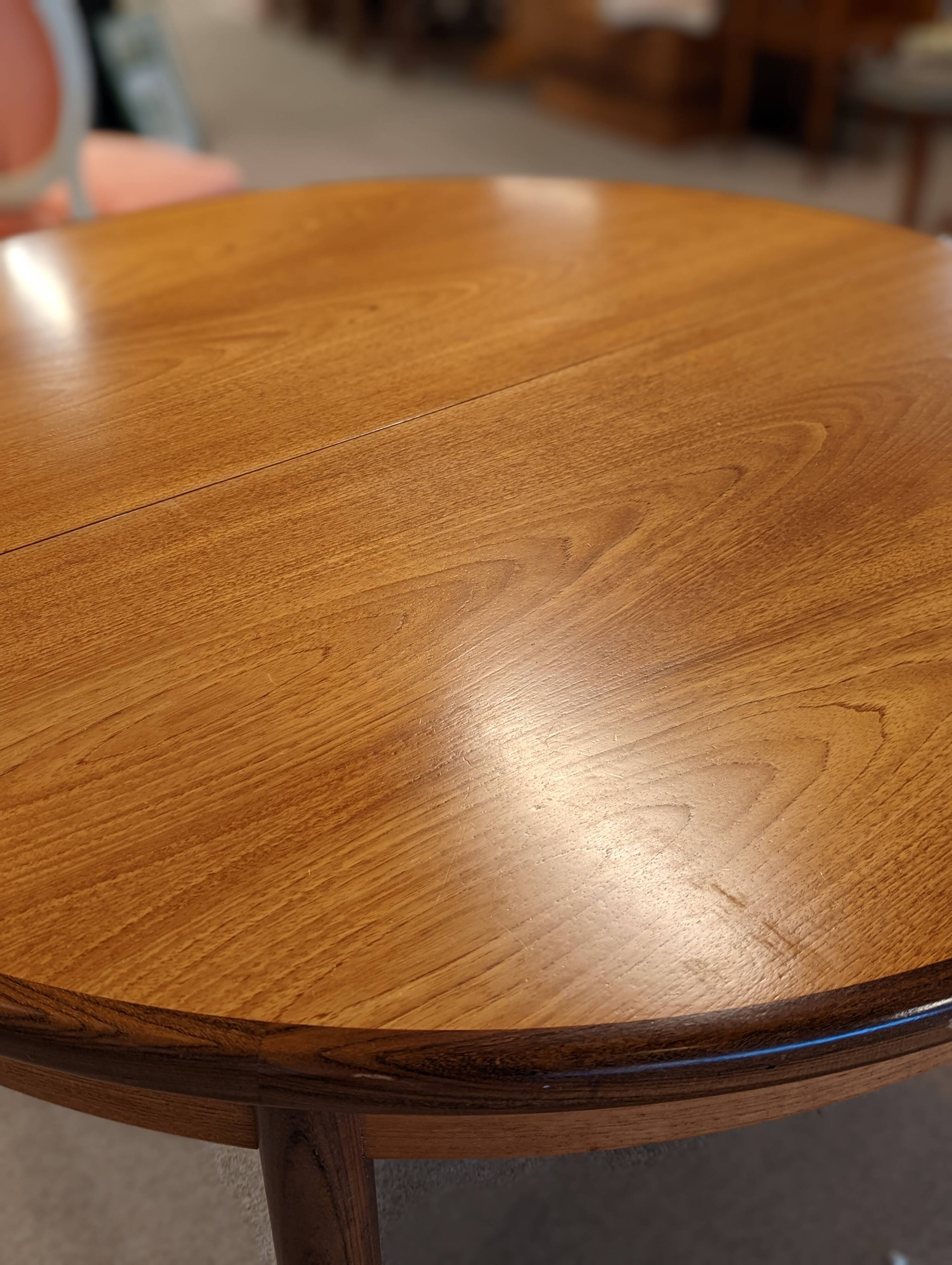 Table extensible en teck de Victor Wilkins pour G-Plan