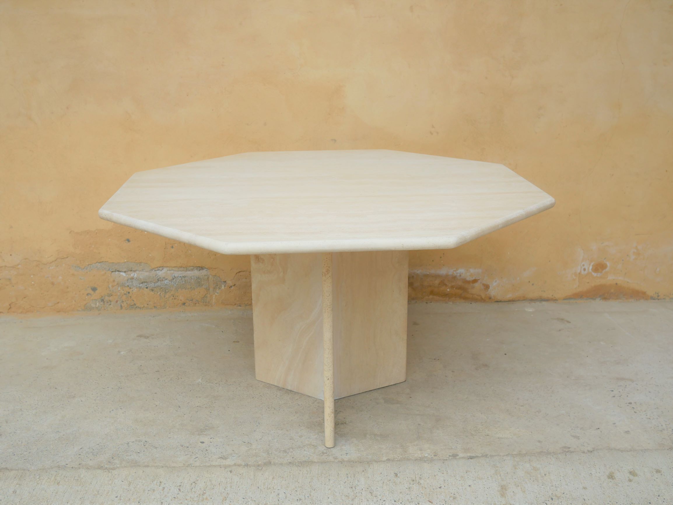 Vintage dining table in travertine by Cinna editions