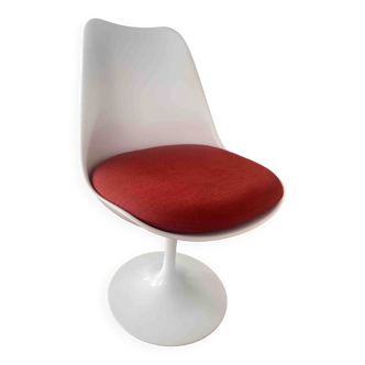 Eero Saarinen Swivel Chair