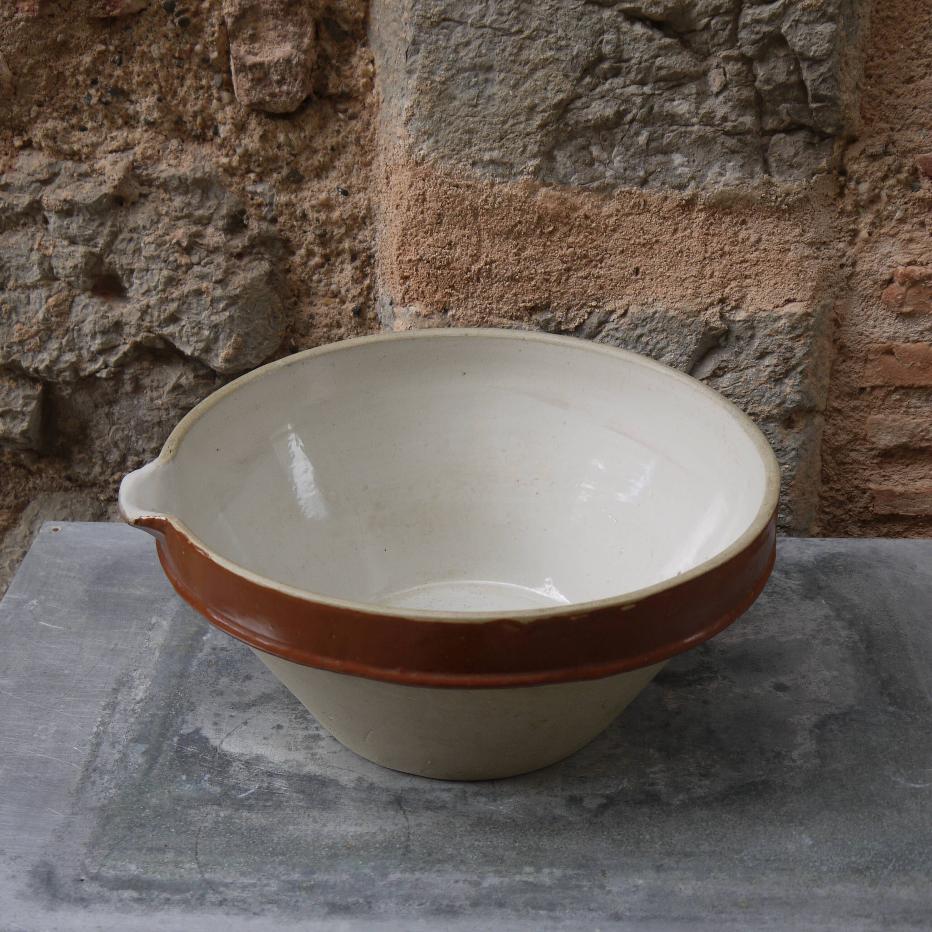 Grésale large terracotta dish
