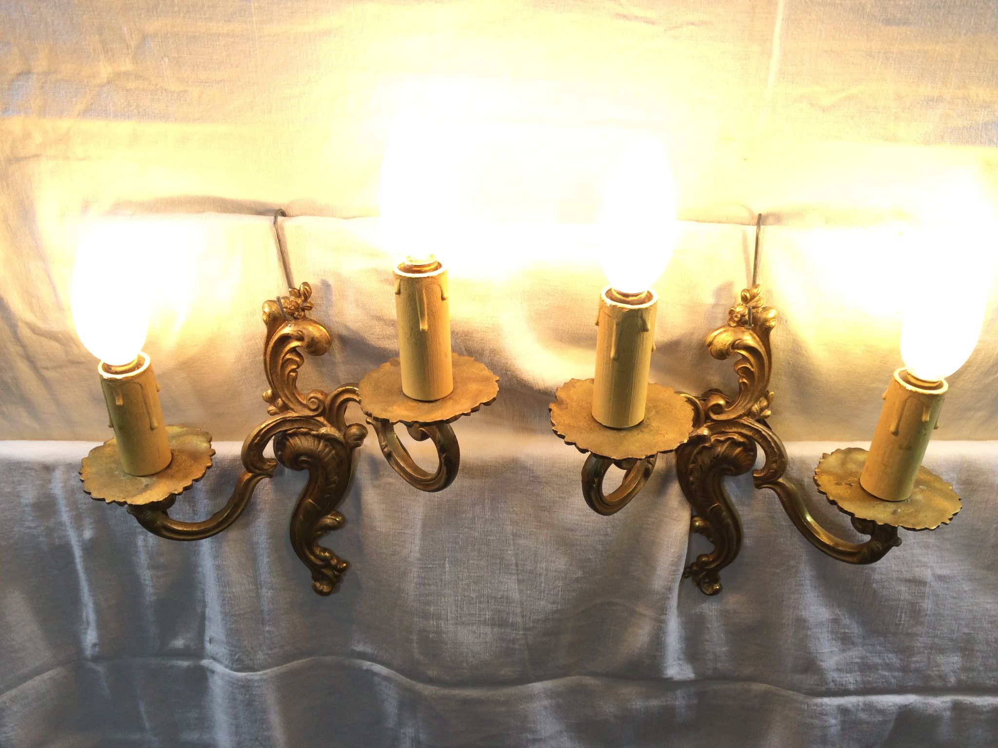 Paire d'appliques en bronze style Louis XV