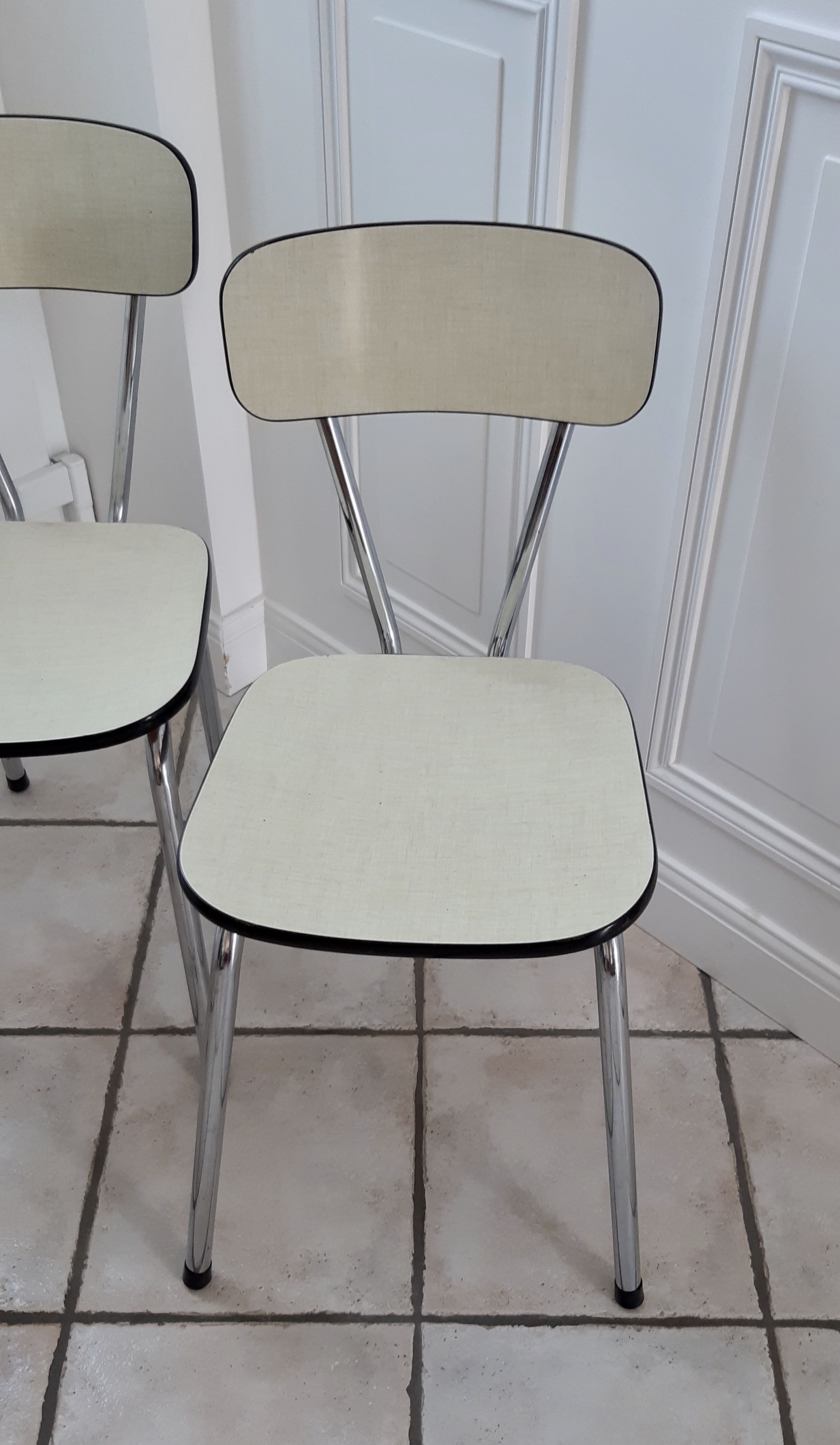 Set of 3 pale yellow chairs in Formica 70s