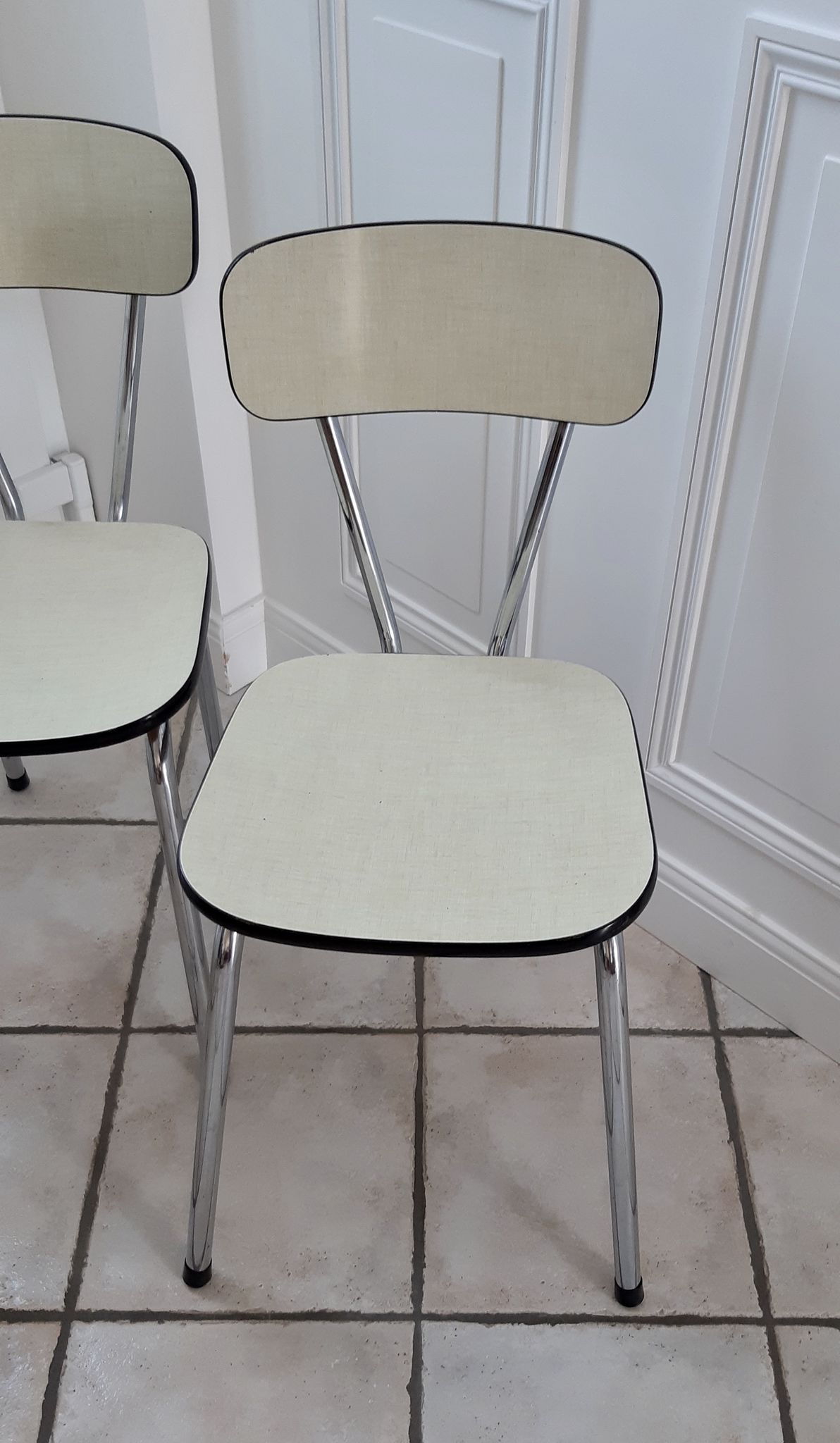 Lot de 3 chaises jaunes pâles en Formica années 70