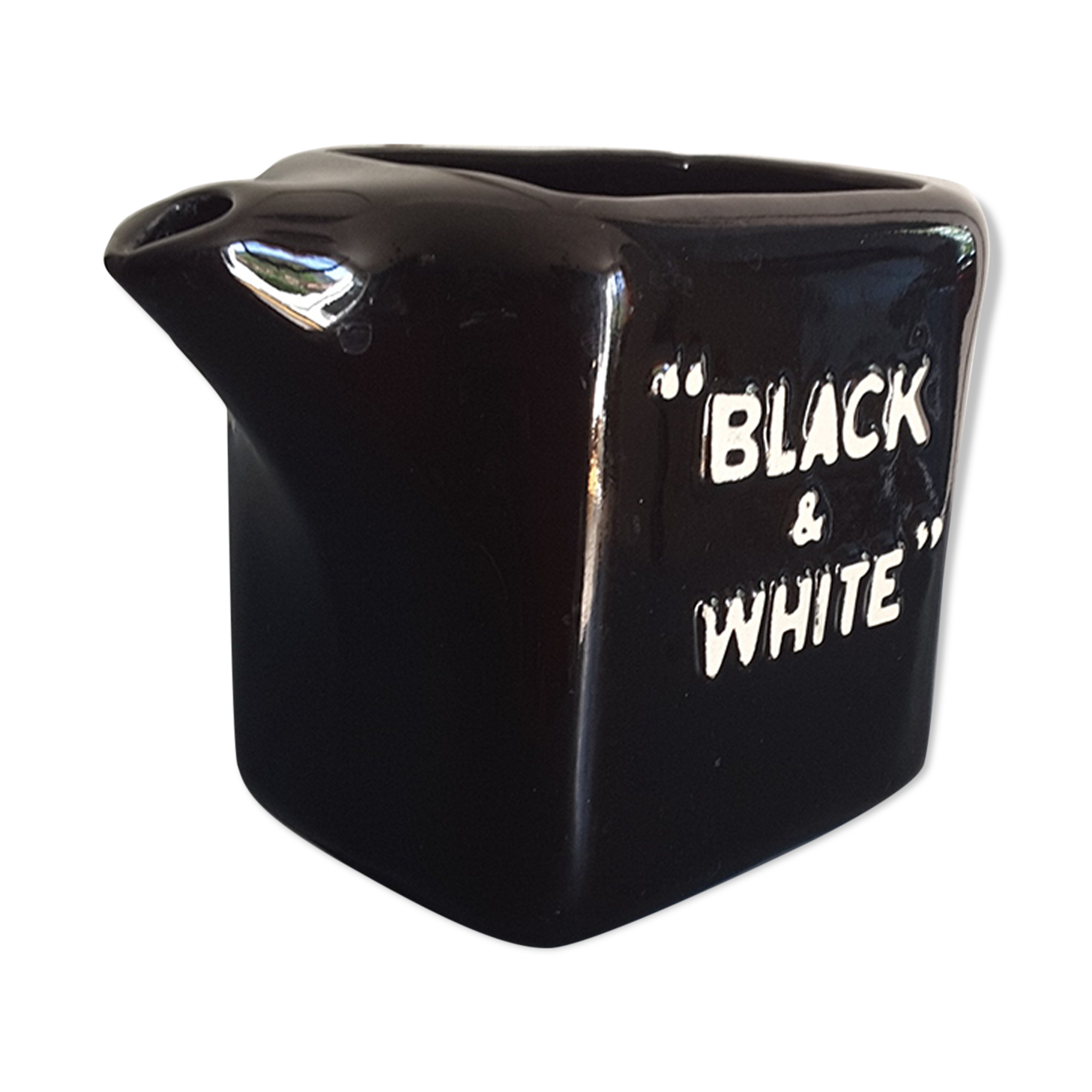 Pichet black & white