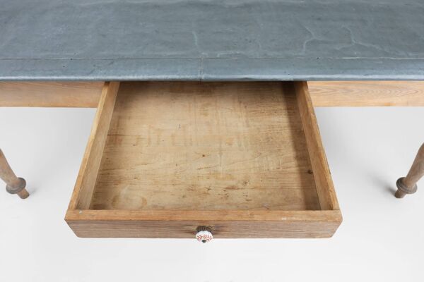 Table à manger rustique en pin français avec plateau en zinc, vers 1850