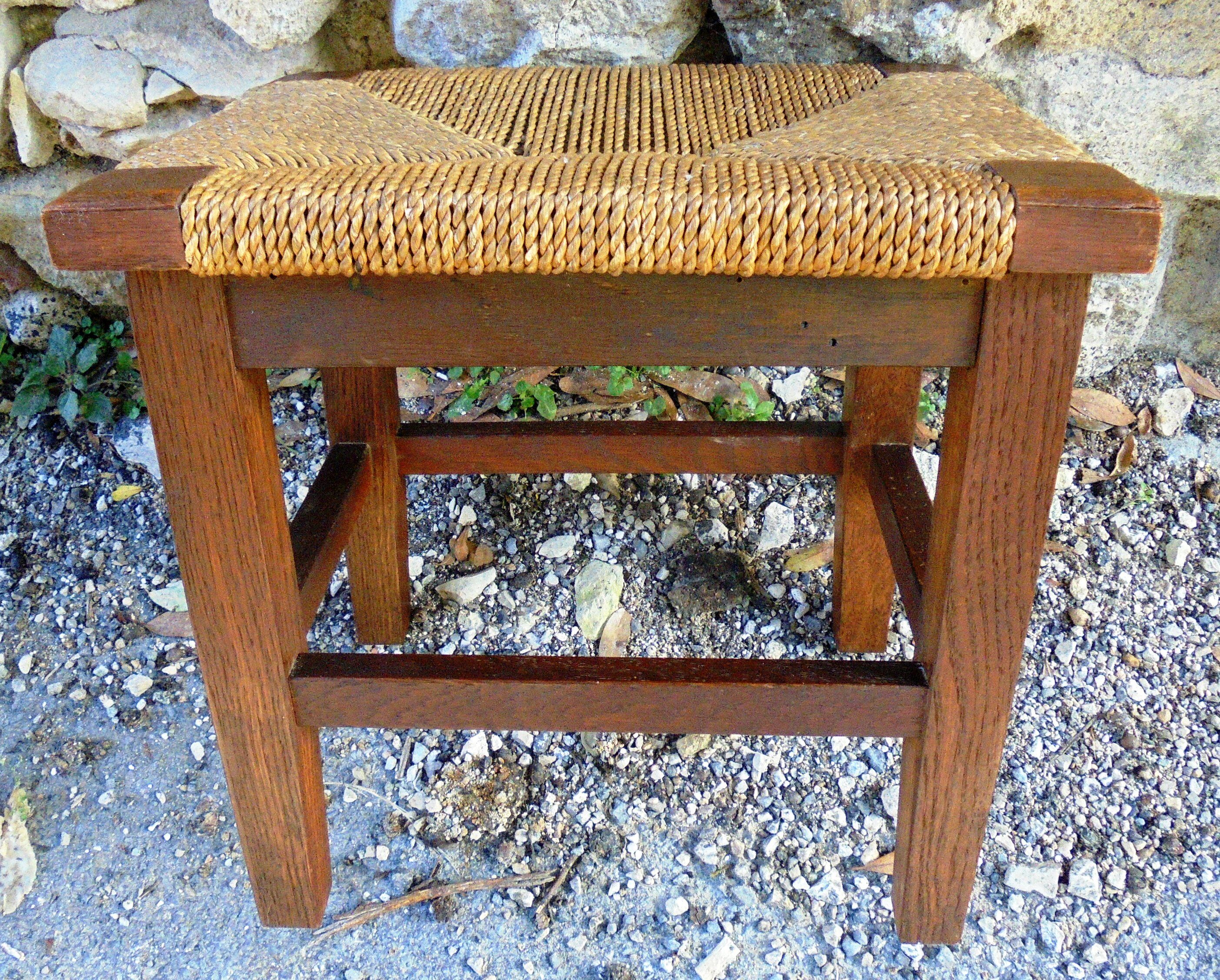 Natural roped wood tabouret