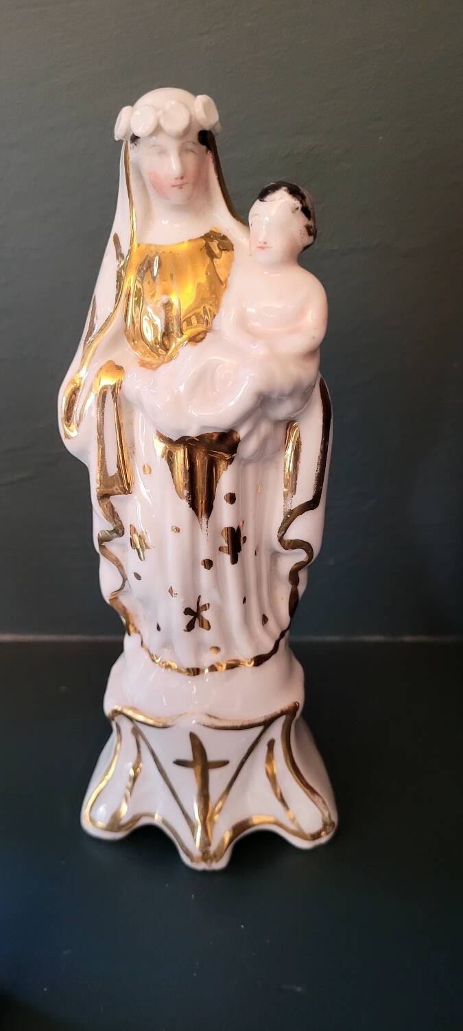 Virgin and Child + small vase. Gilded with fine gold