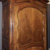 Louis XV bonnetière in walnut from the late 18th century