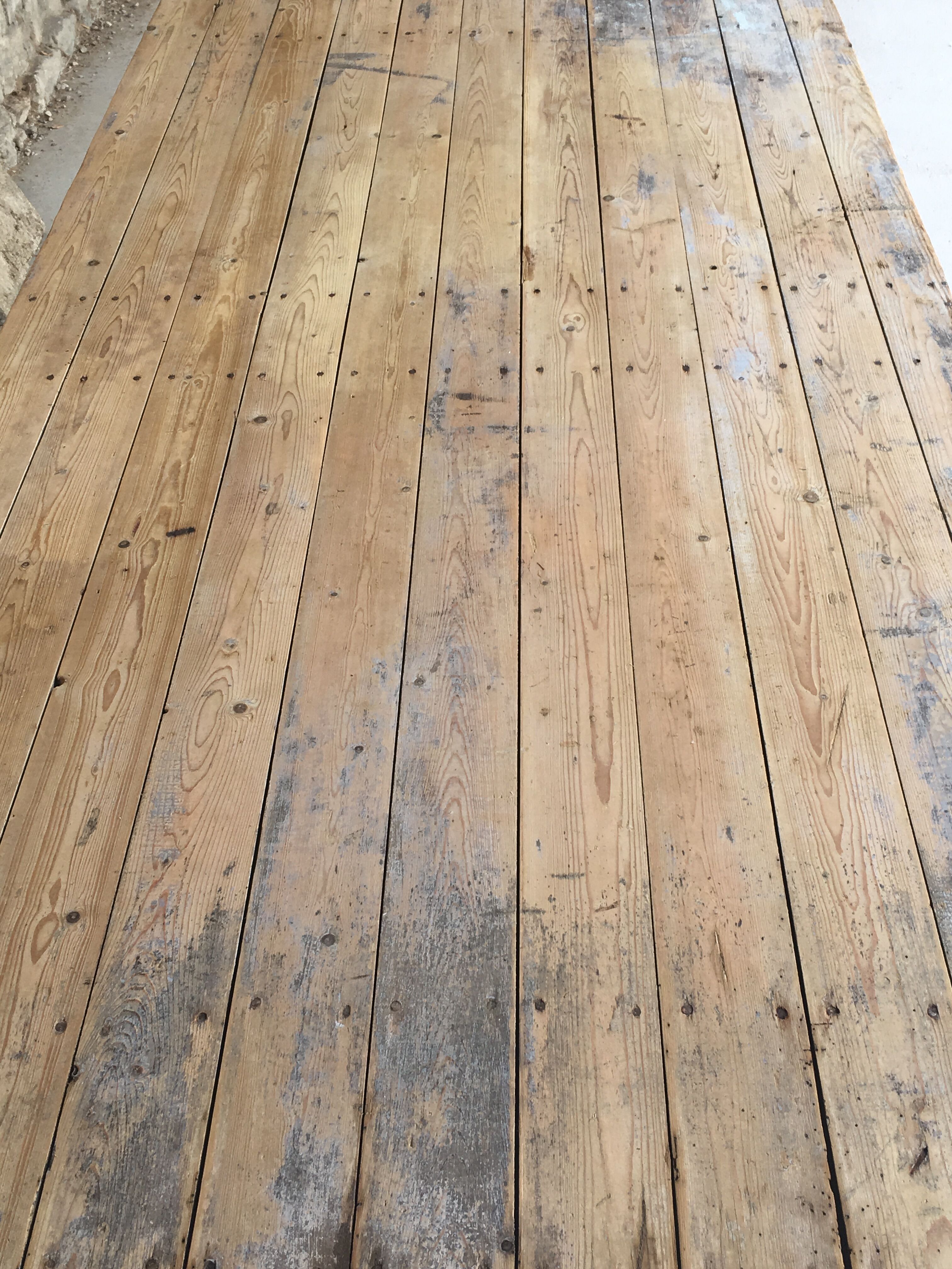 Old table workshop on trestles