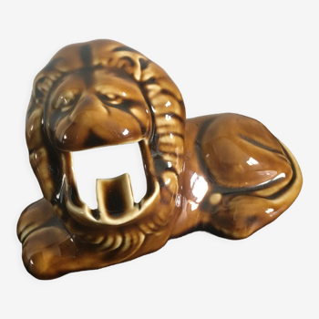 Lion en céramique