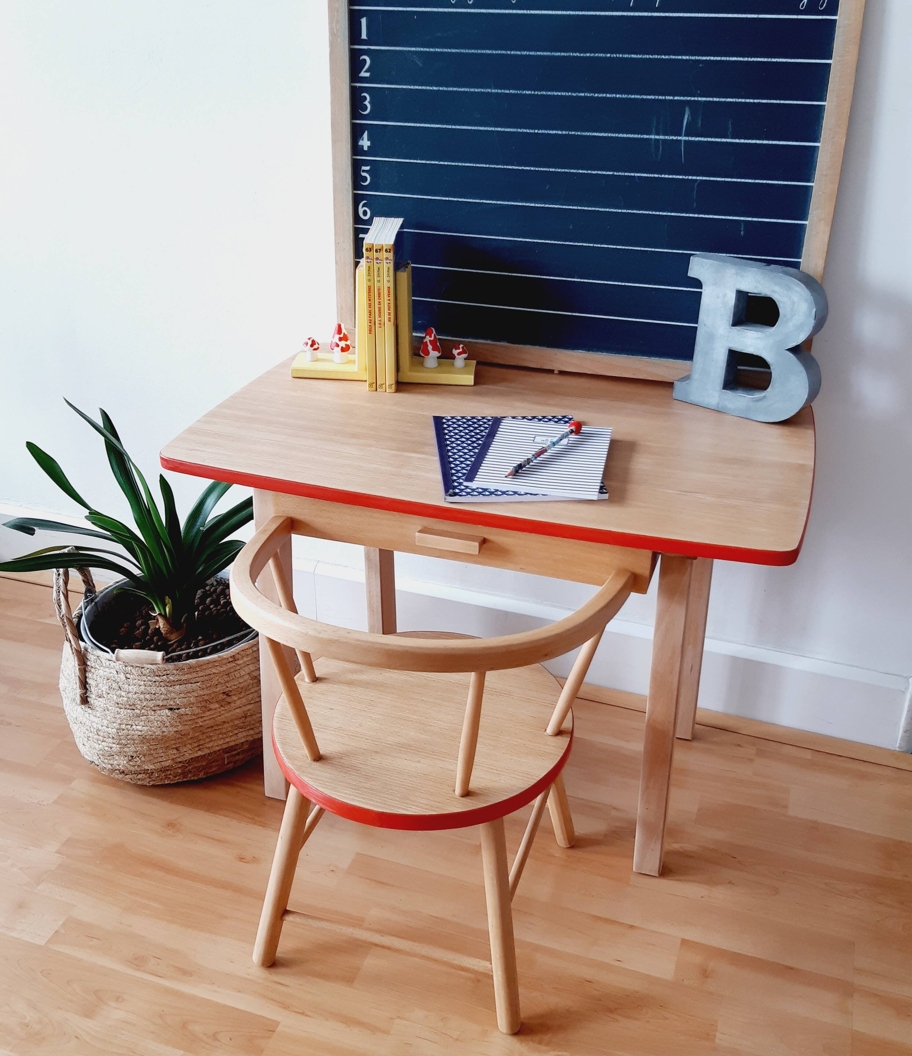 Bureau et chaise enfant vintage