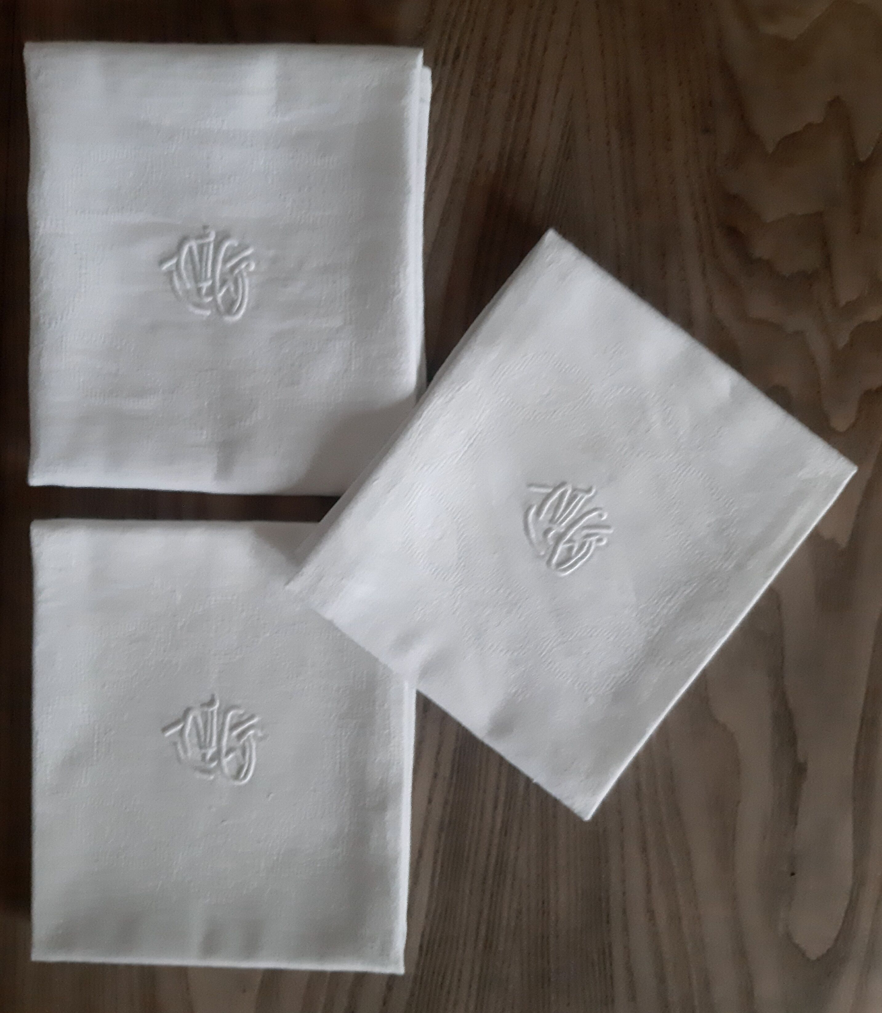 3 old towels