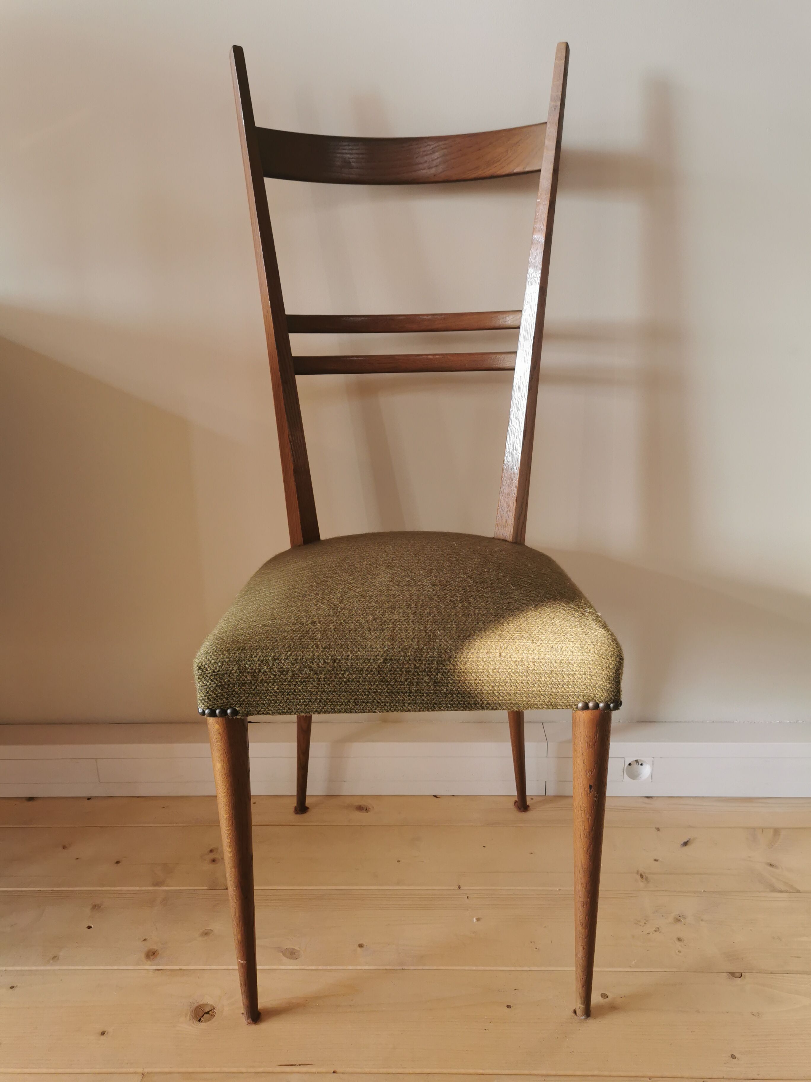 Lot of 6 Italian oak chairs from the 60s