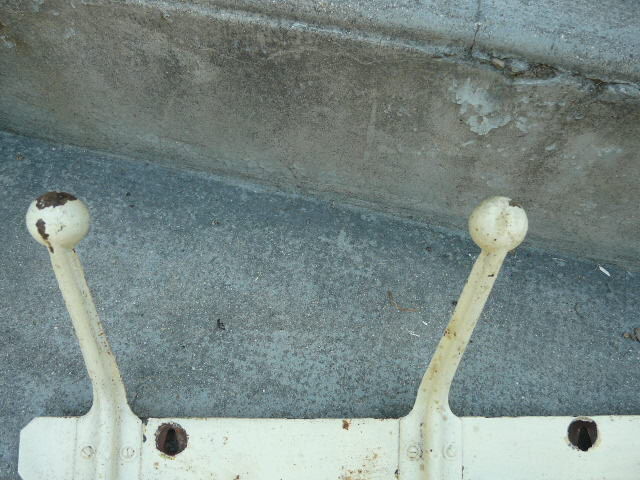 Industrial coat rack in iron 4 double patères