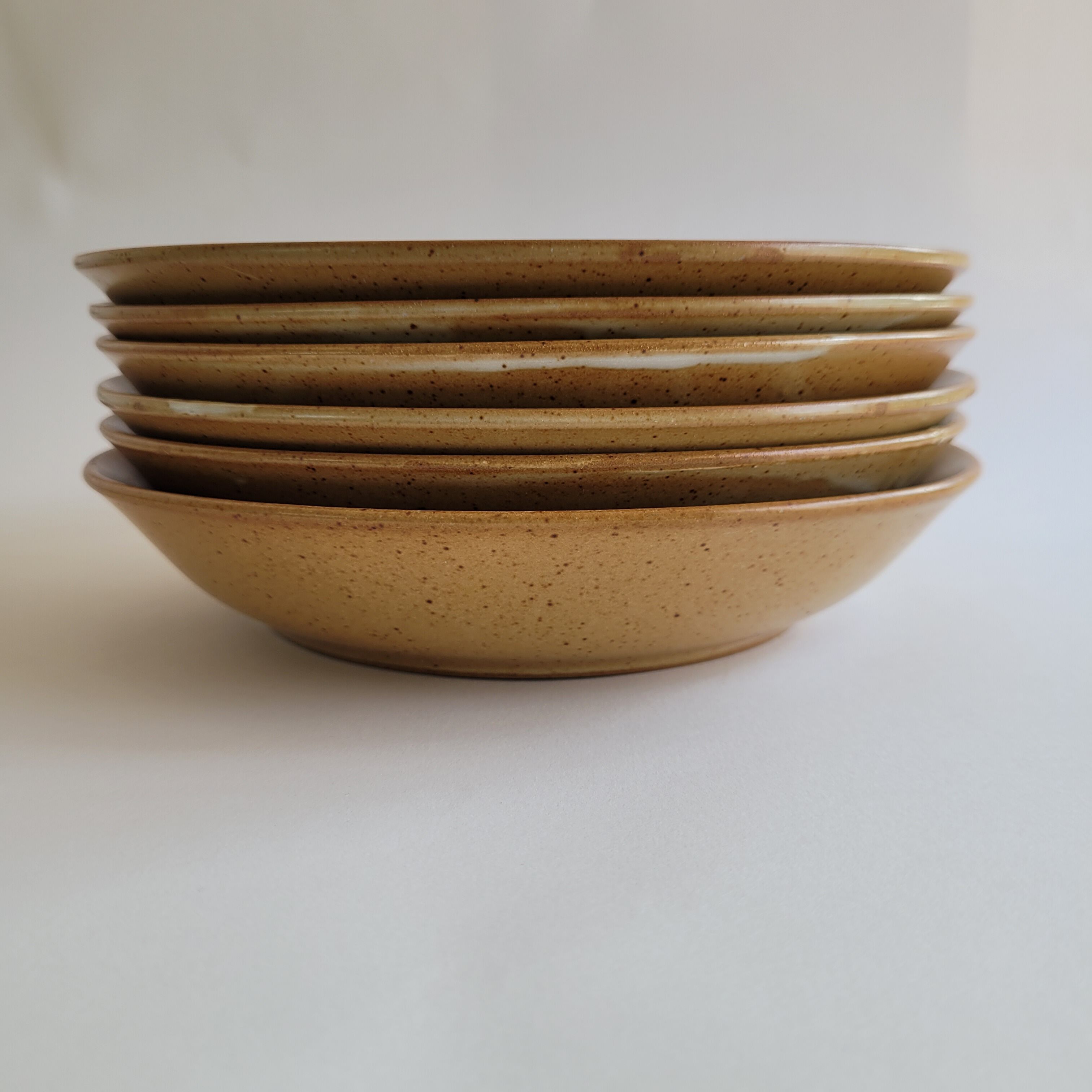 Set of 6 hollow sandstone plates