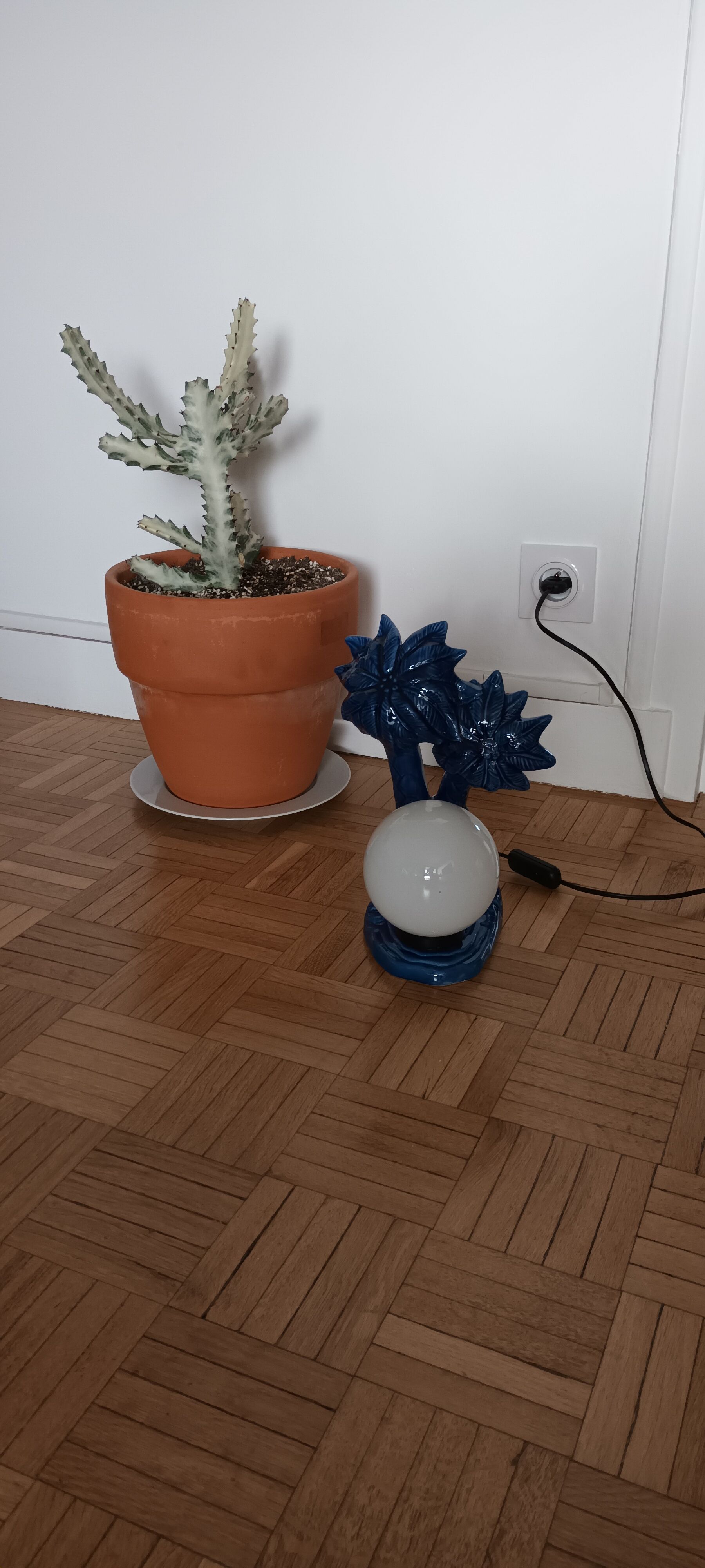 Vintage ceramic palm lamp