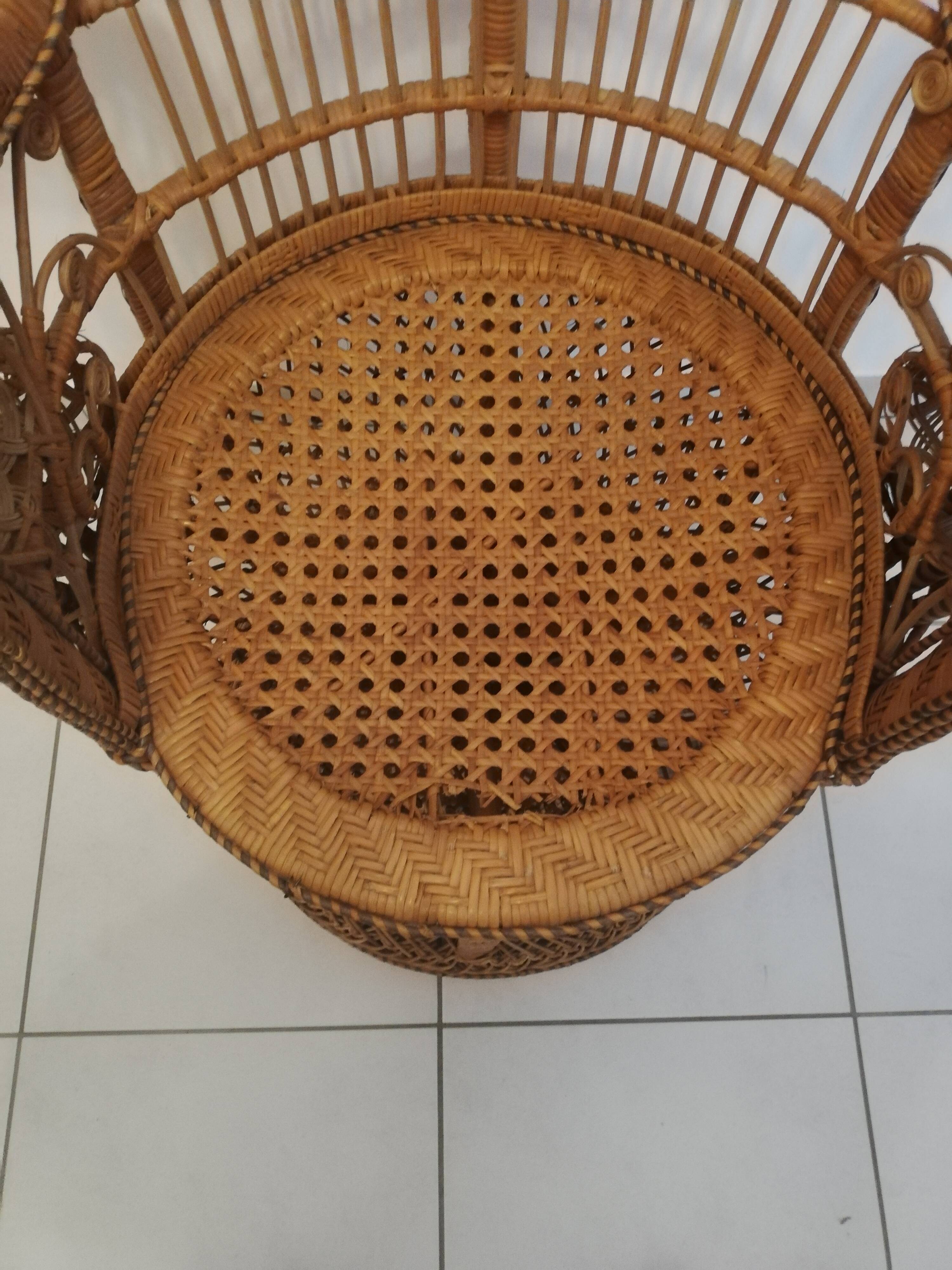 Fauteuil Emmanuelle ou fauteuil paon en rotin
