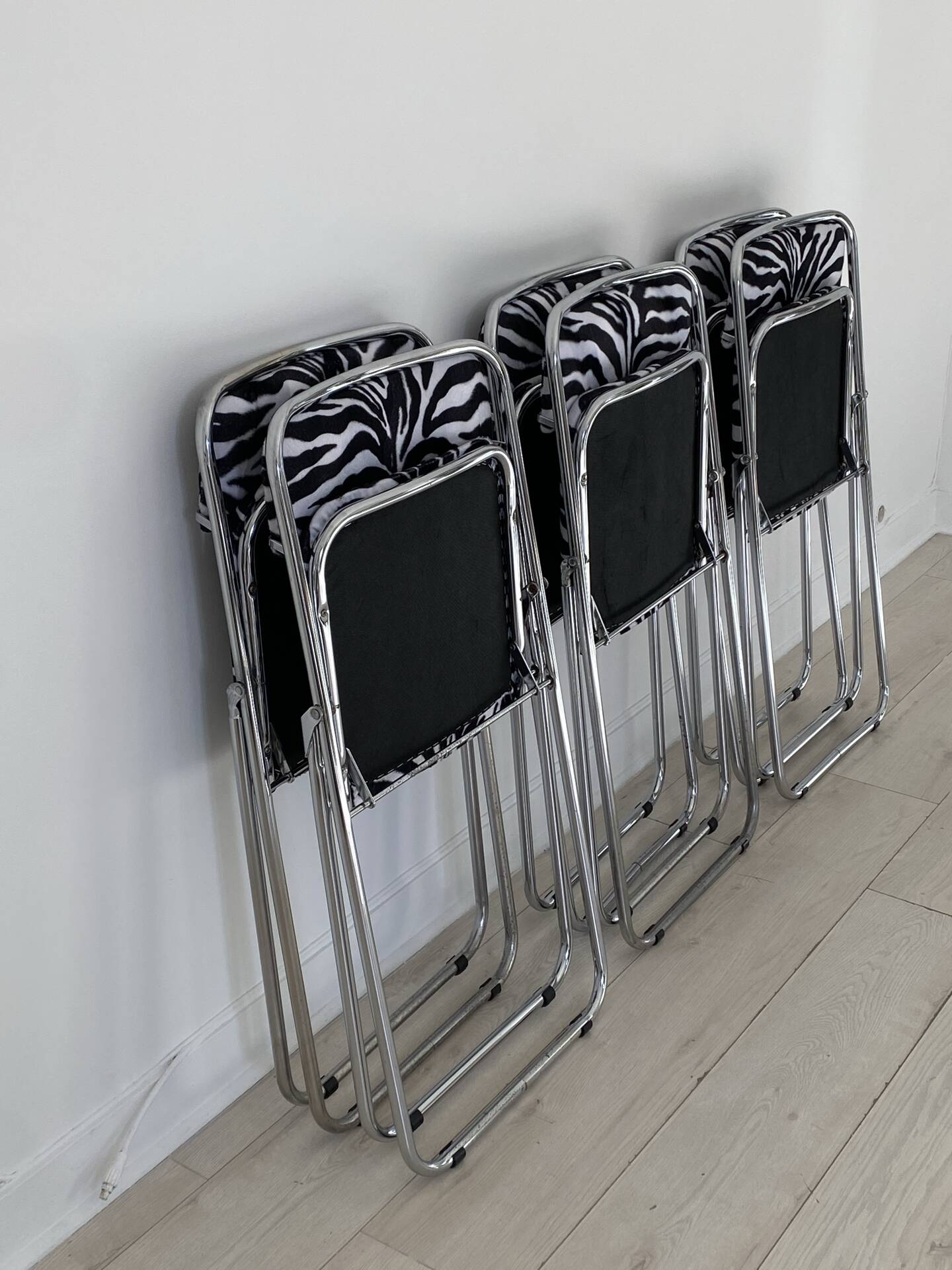 6 zebra folding chairs