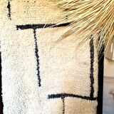 Graphic wool rug